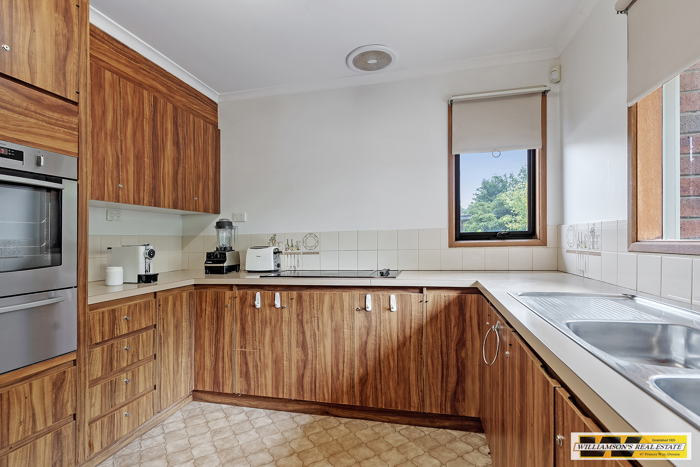 2/11 Bowen Street, Warragul, VIC 3820 - Image 3