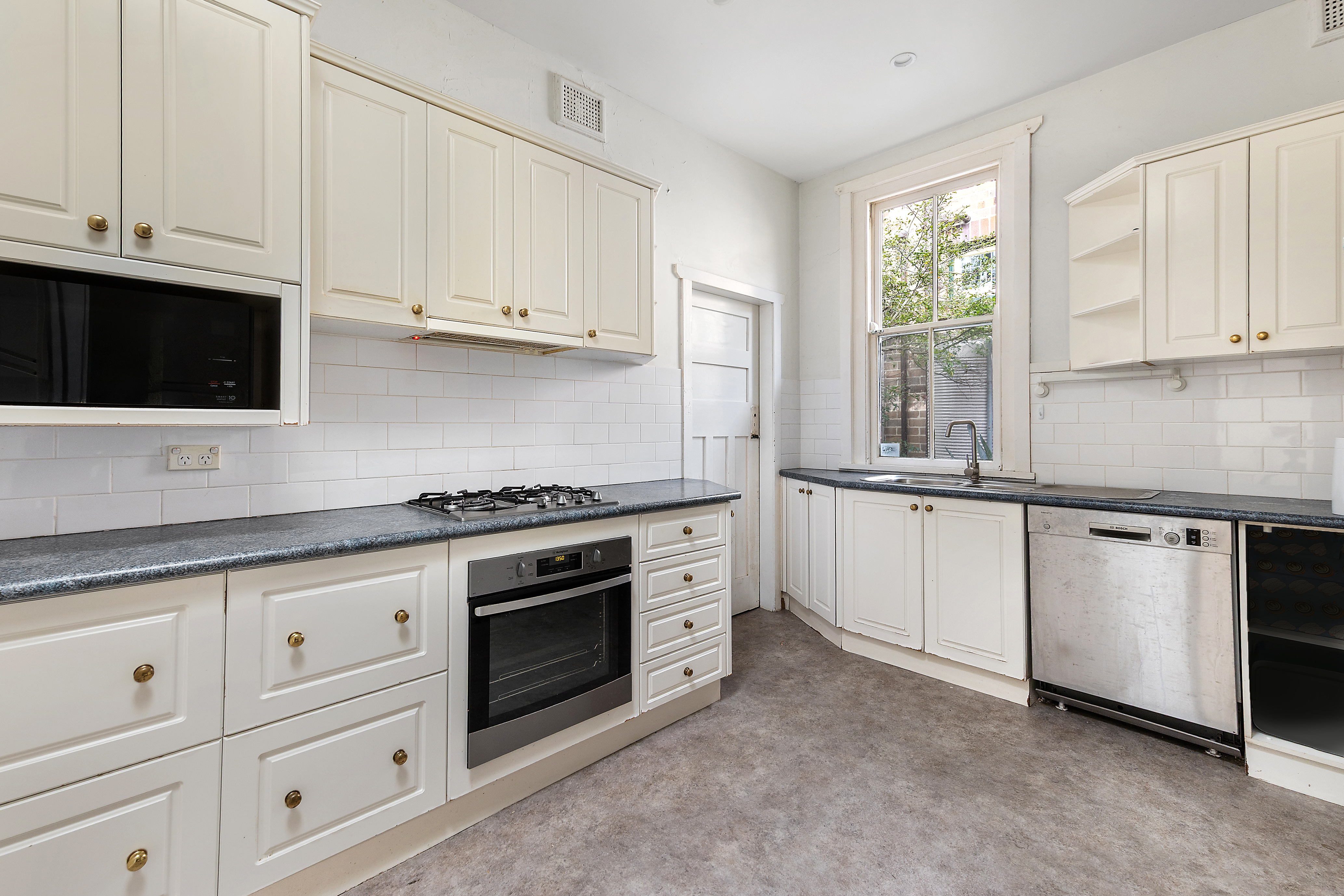 5 Illoura Avenue, Wahroonga, NSW 2076 - Image 4