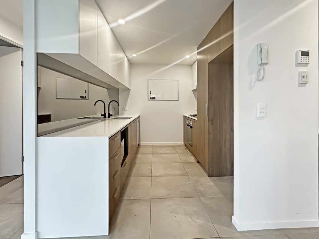 1309/1 Grant Avenue, Hope Island, QLD 4212 - Image 1