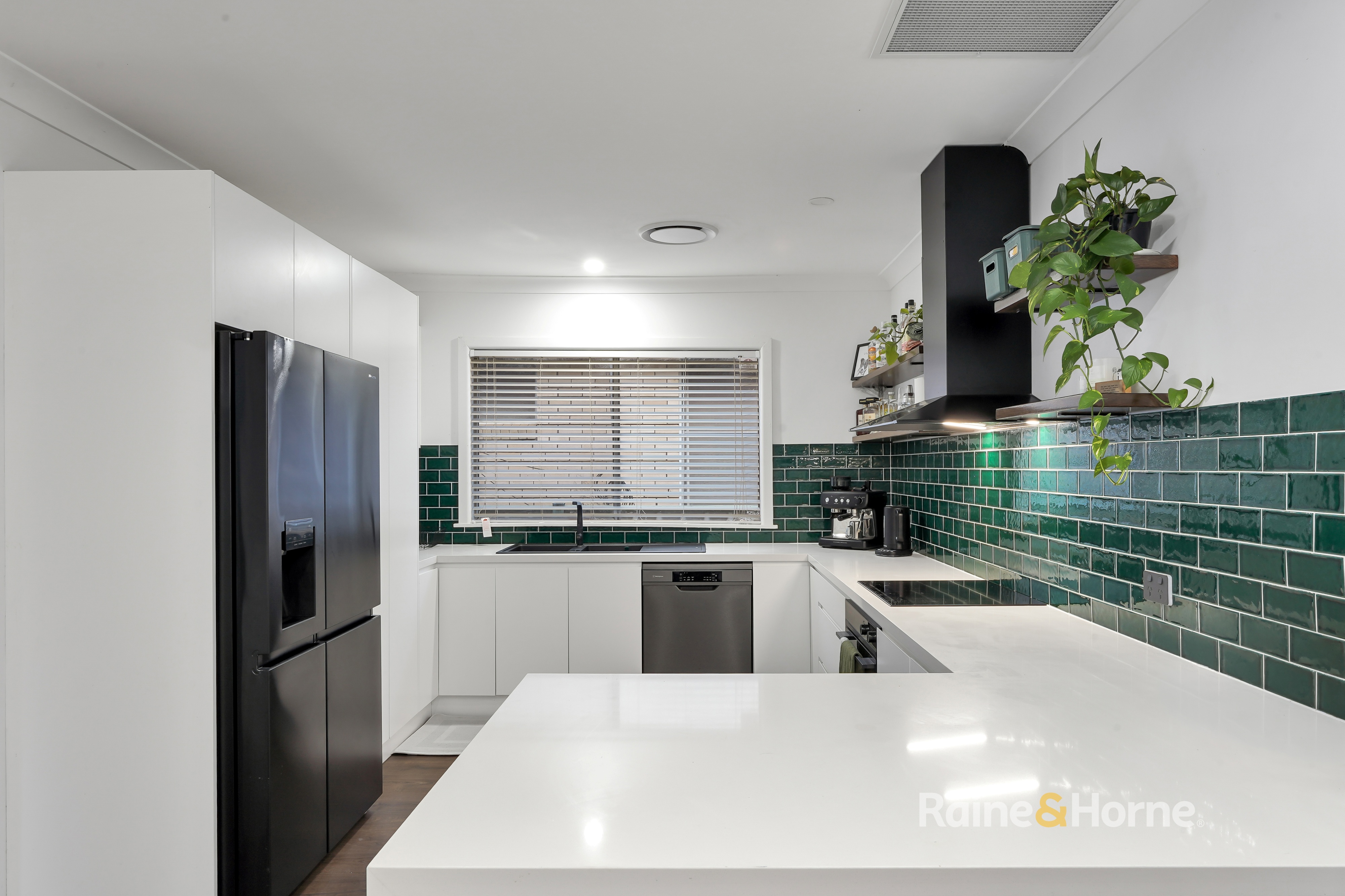 12 Onslow Avenue, Woy Woy, NSW 2256 - Image 2