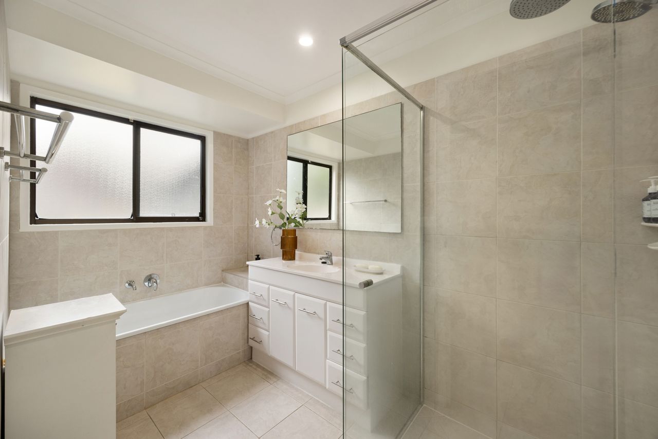 7-bedroom house at 6 MIRBELIA STREET, Kenmore Hills QLD 4069, Brisbane, Queensland
