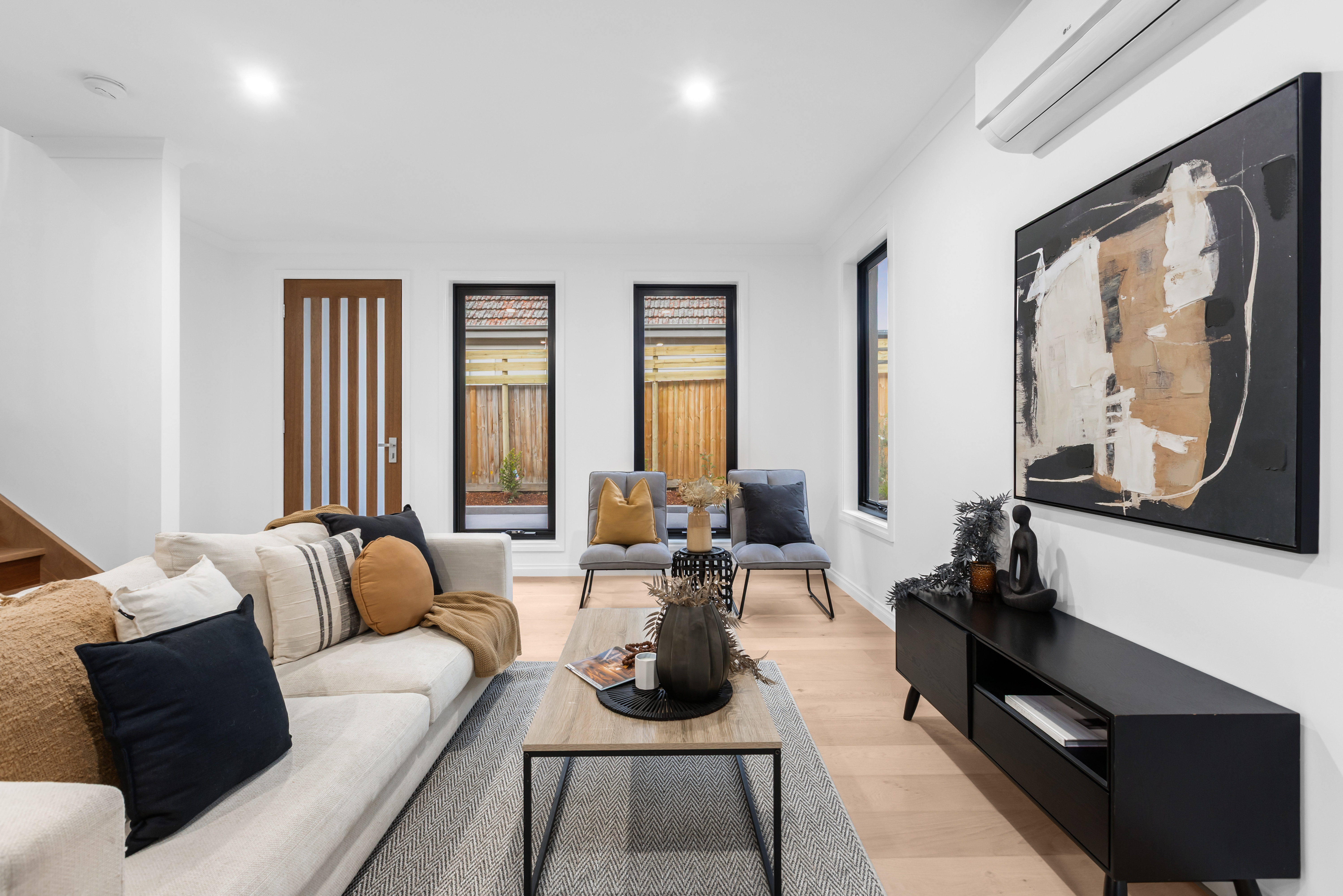 2/2 Belmont Road West, Croydon South, Vic, 3136 - Image 2