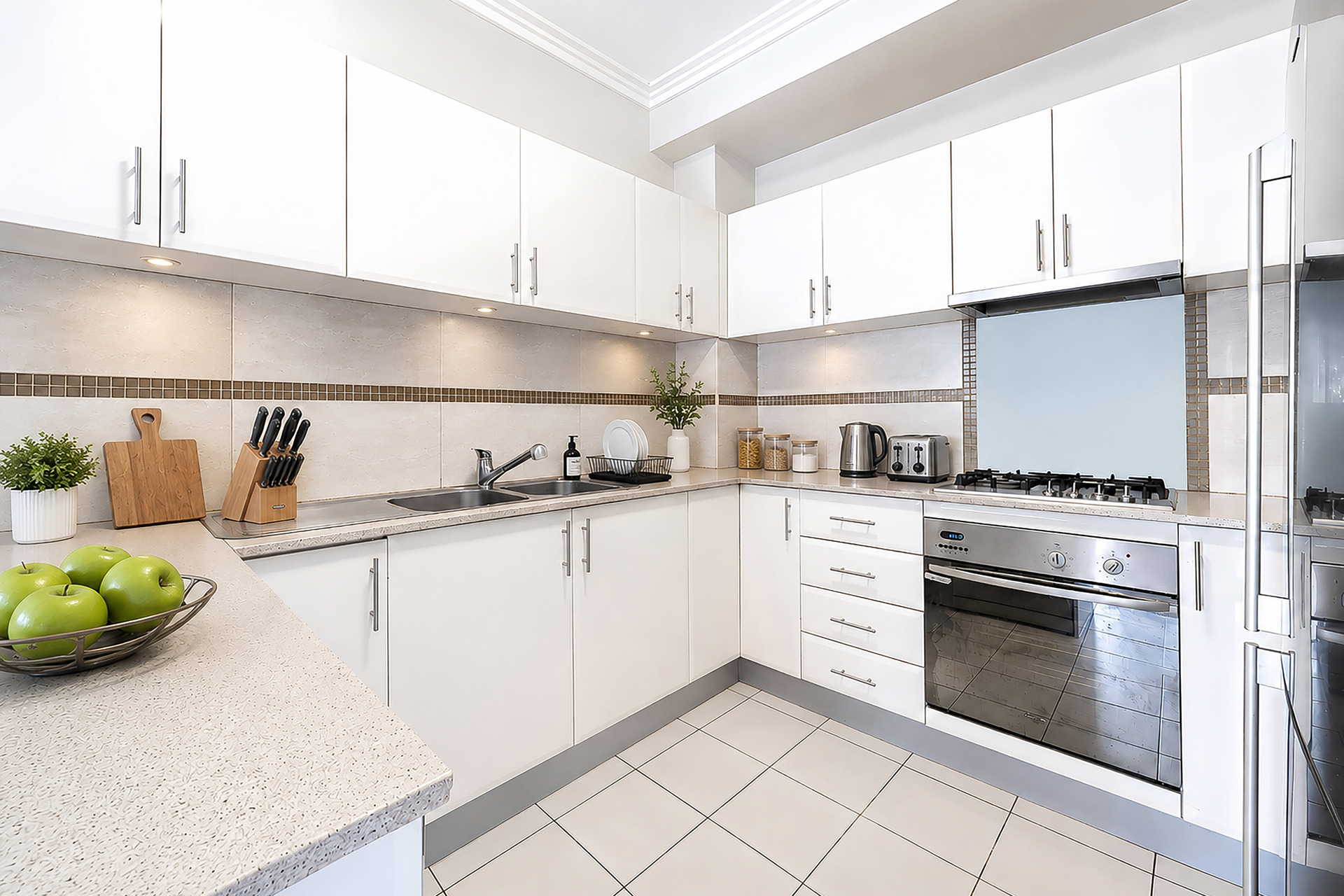 12 74-80 WONIORA ROAD, HURSTVILLE NSW 2220 - Image 2