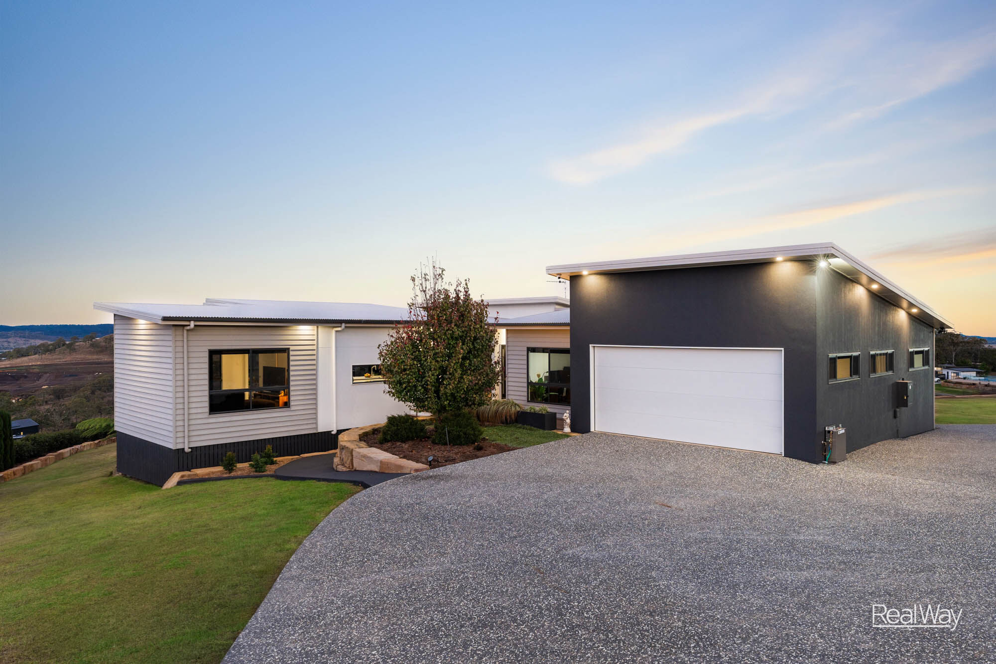 4-bedroom house at 8 SUMMIT DRIVE, Mount Rascal QLD 4350, Toowoomba, Queensland