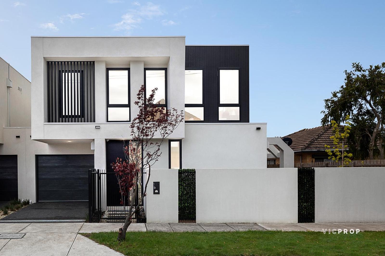 4-bedroom unit at 1B Normanby Road, Bentleigh East, VIC 3165, Glen Eira, Victoria