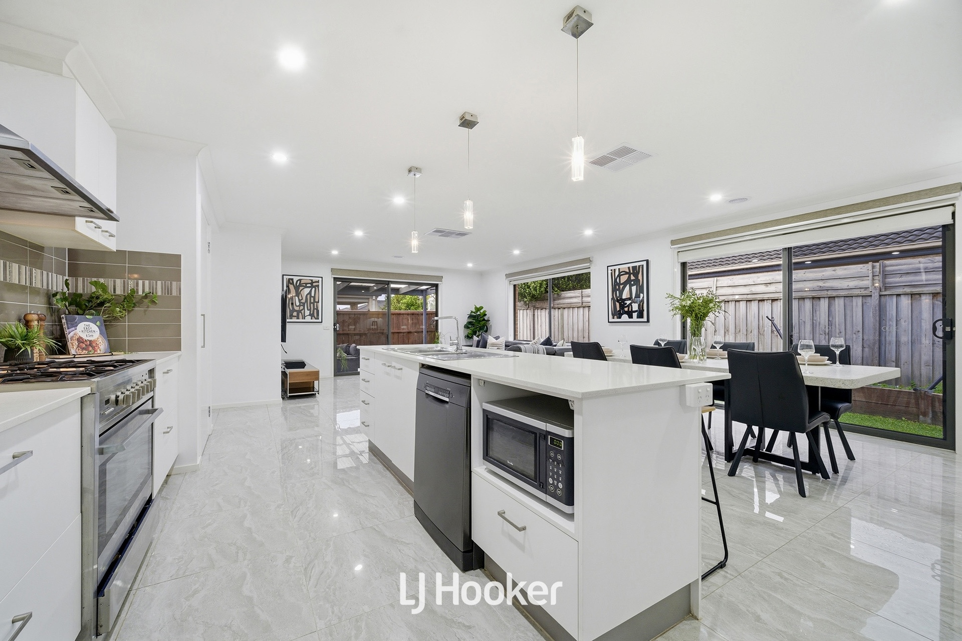 84 GLENELG STREET, Clyde North VIC 3978 - Image 10