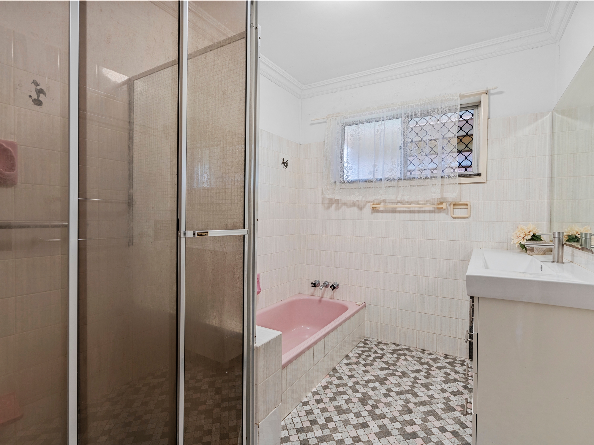 3-bedroom house at 8 Capella Street, Coorparoo, QLD 4151, Brisbane, Queensland