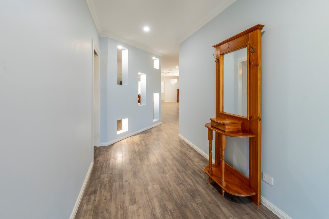 17 Deutcher Street, Temora, Nsw, 2666 - Image 2