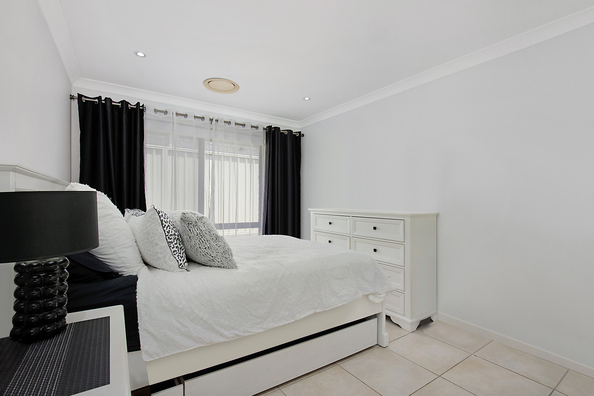 7 Denver Grove, Regents Park, QLD 4118 - Image 1