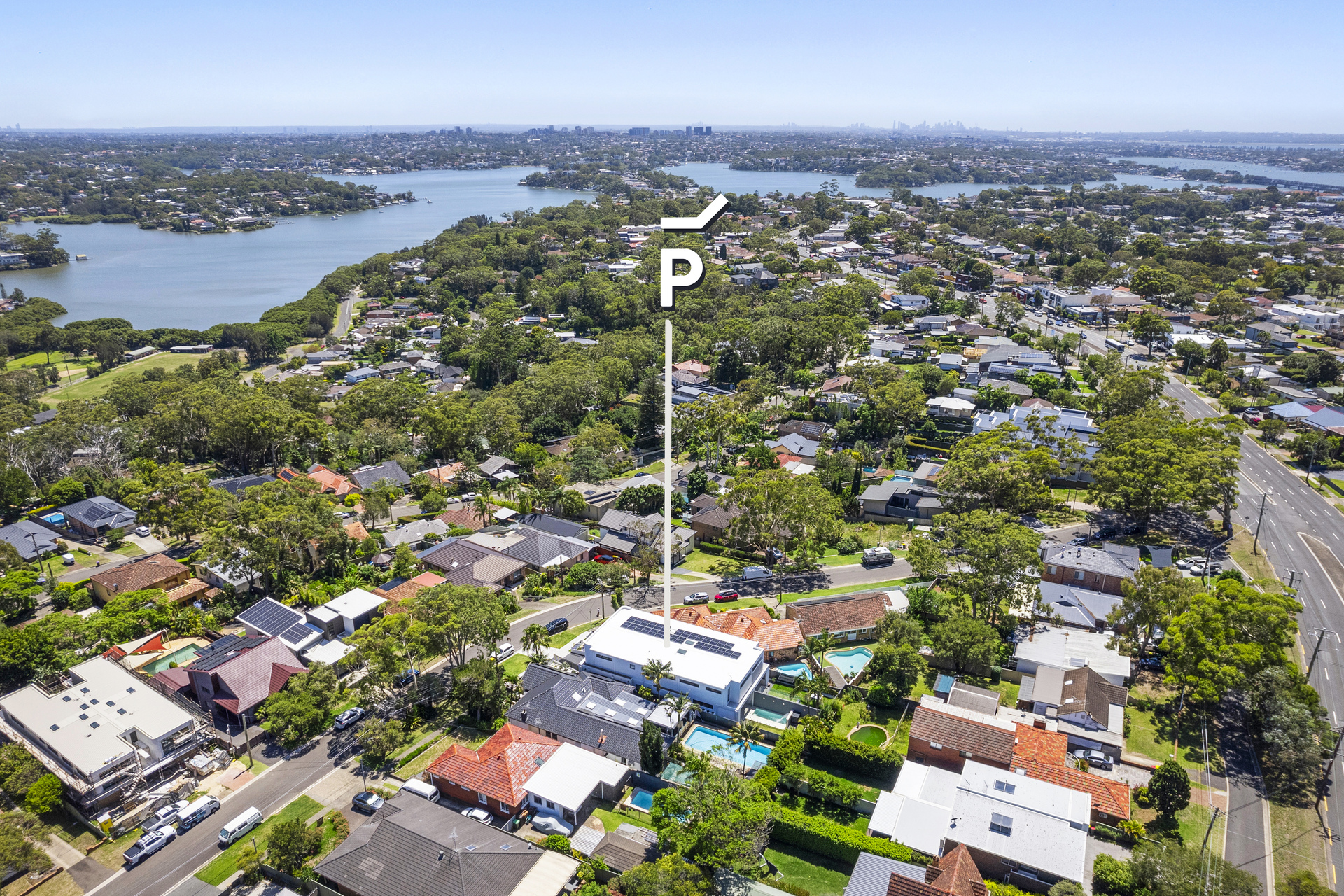 5-bedroom unit at 4B Rocklea Crescent, Sylvania, NSW 2224, Sutherland, New South Wales