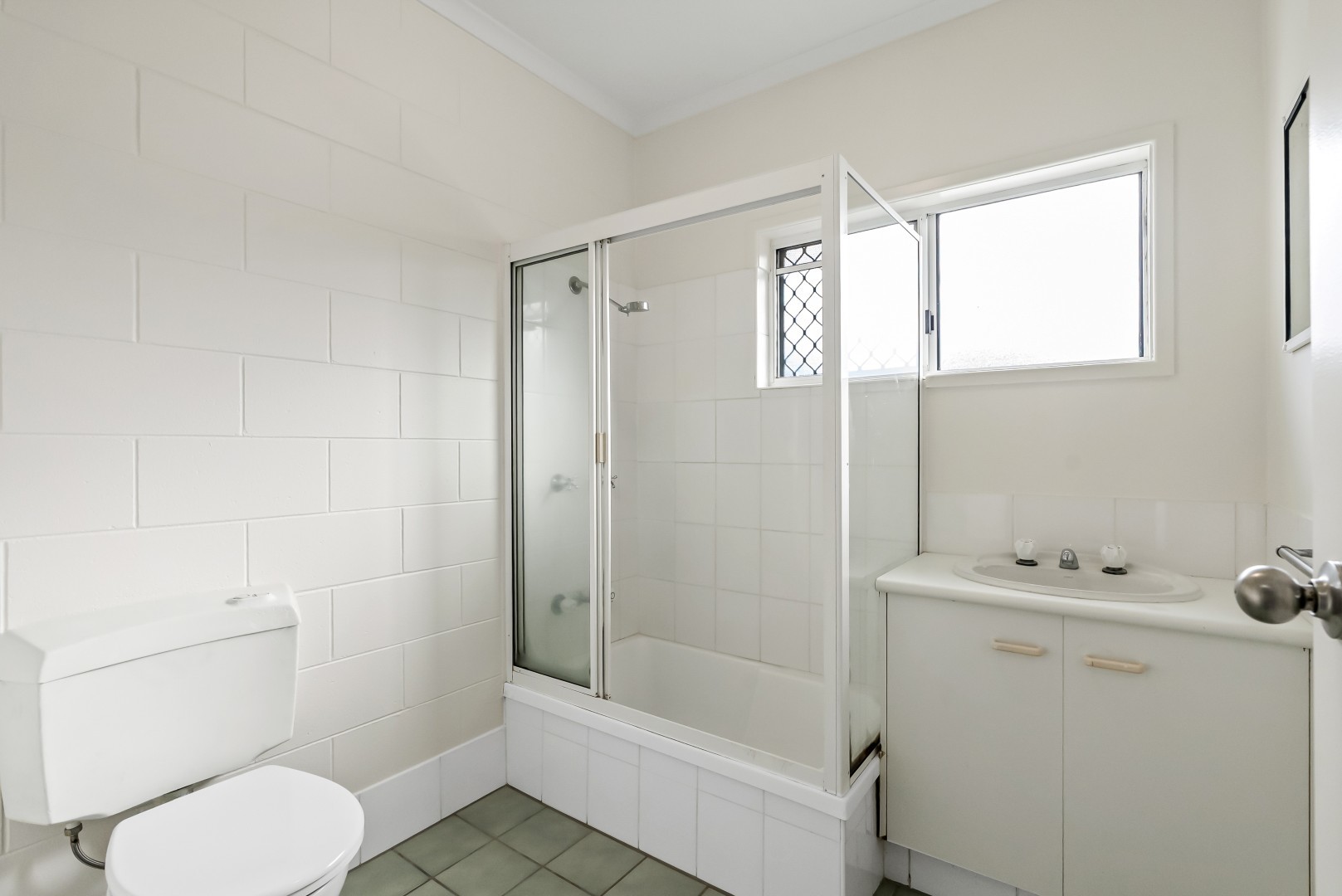 CAUFIELD GARDENS 6 126 PEASE STREET, MANOORA QLD 4870 - Image 10