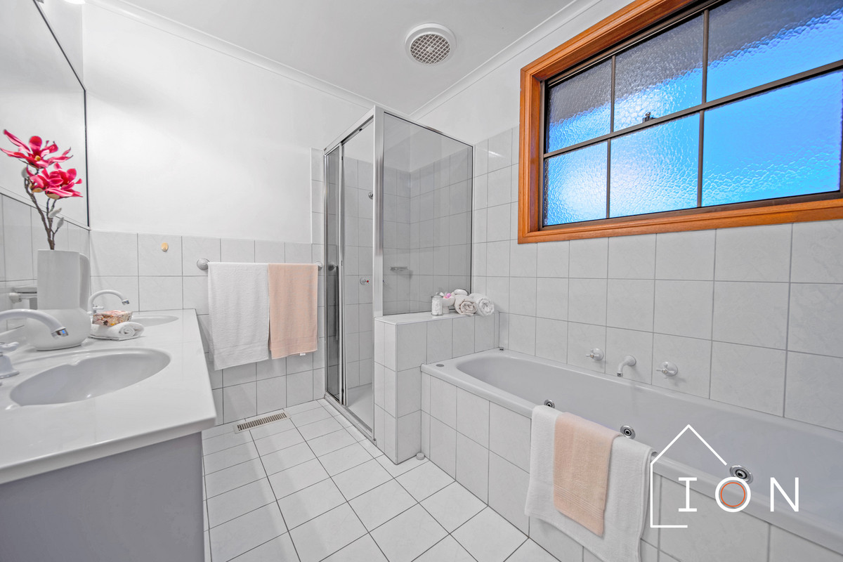 3-bedroom house at 1 MURNDAL COURT, Berwick VIC 3806, Casey, Victoria