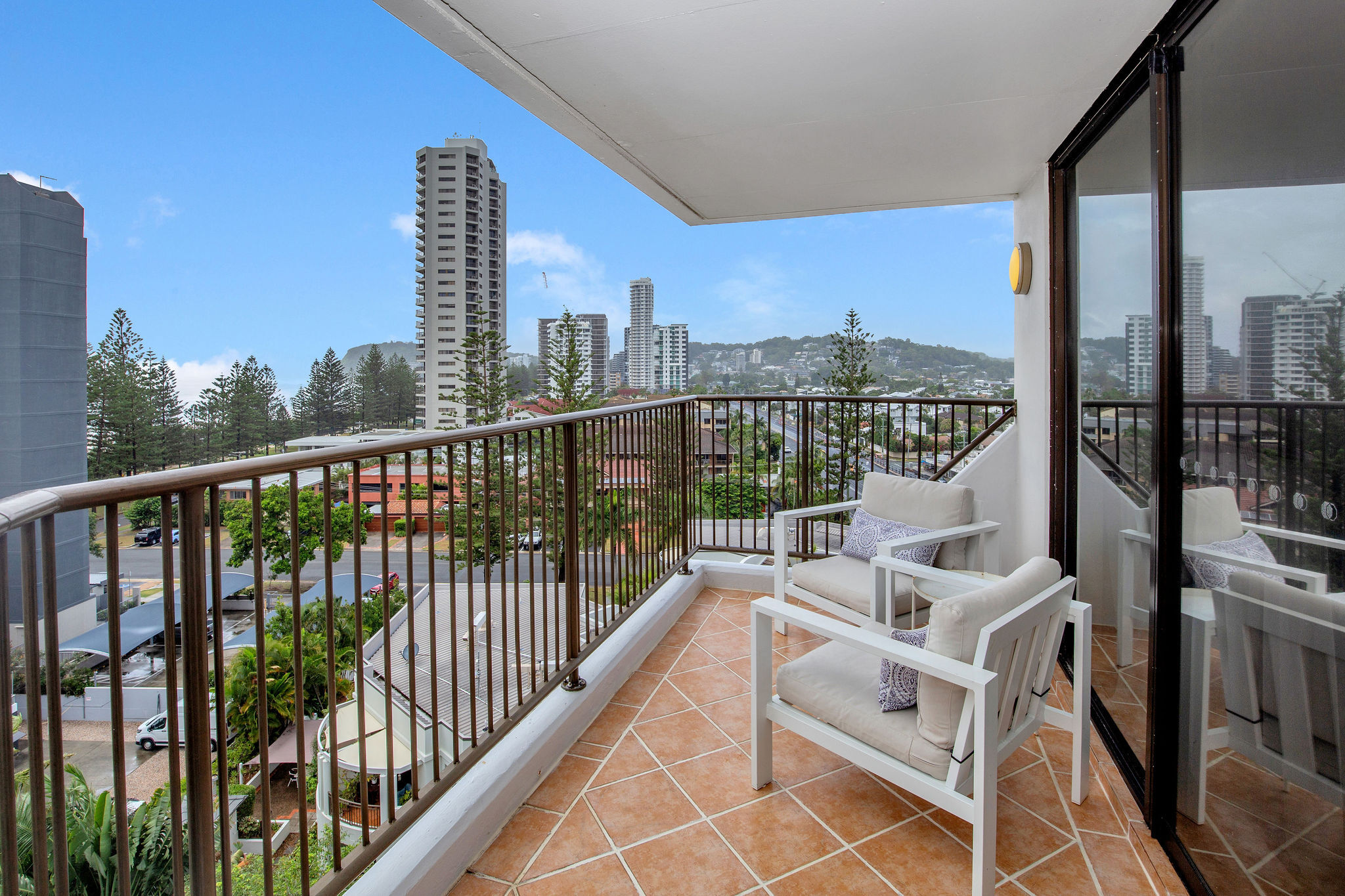 34 1941 GOLD COAST HIGHWAY, BURLEIGH HEADS QLD 4220 - Image 3
