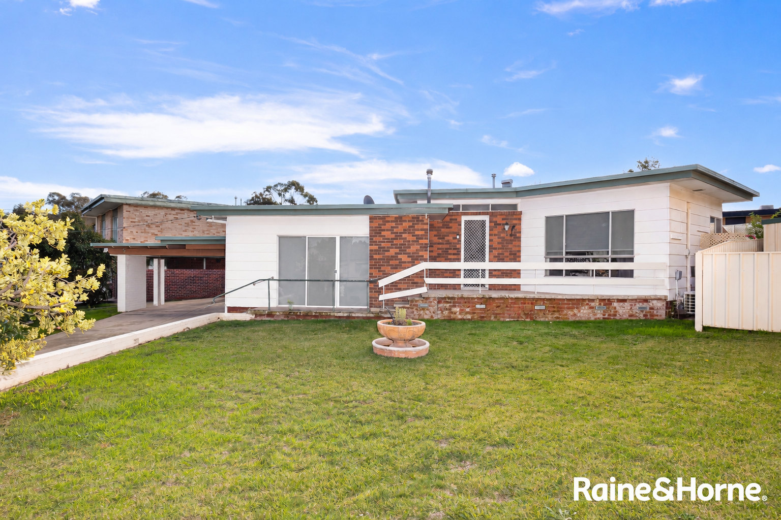 3 Acacia Street, Kooringal, NSW 2650 - Image 1