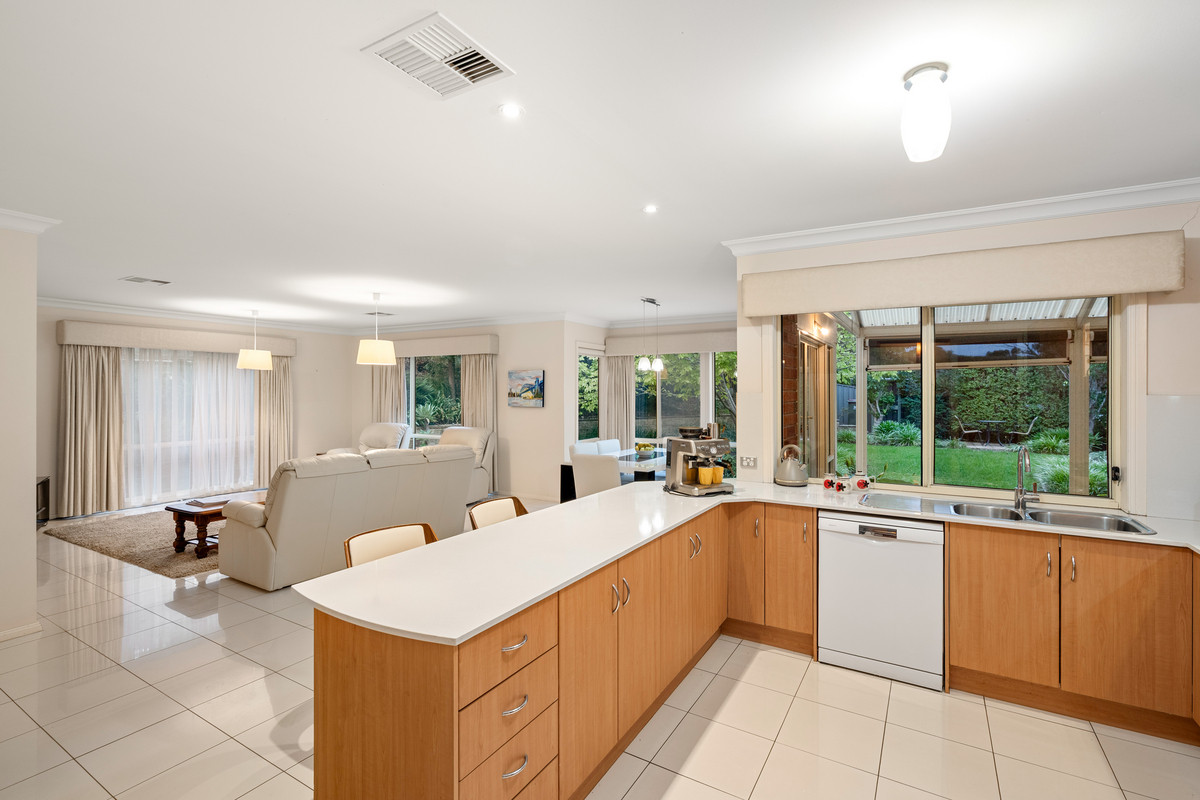 7 Coulson Court, Greenwith, SA 5125 - Image 6