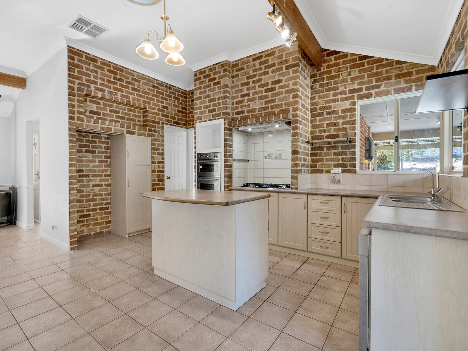590 Walker Street, Mundaring, WA 6073 - Image 1