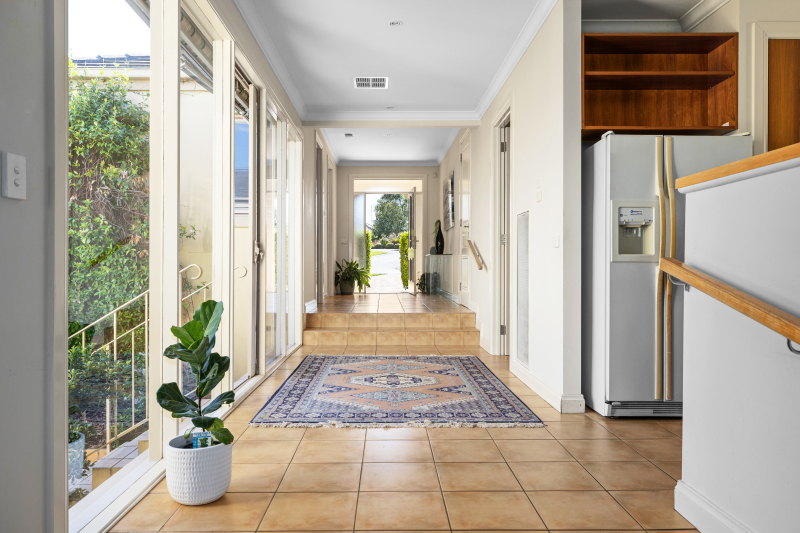 21 ST JOHN CIRCLE, Chirnside Park VIC 3116 - Image 3