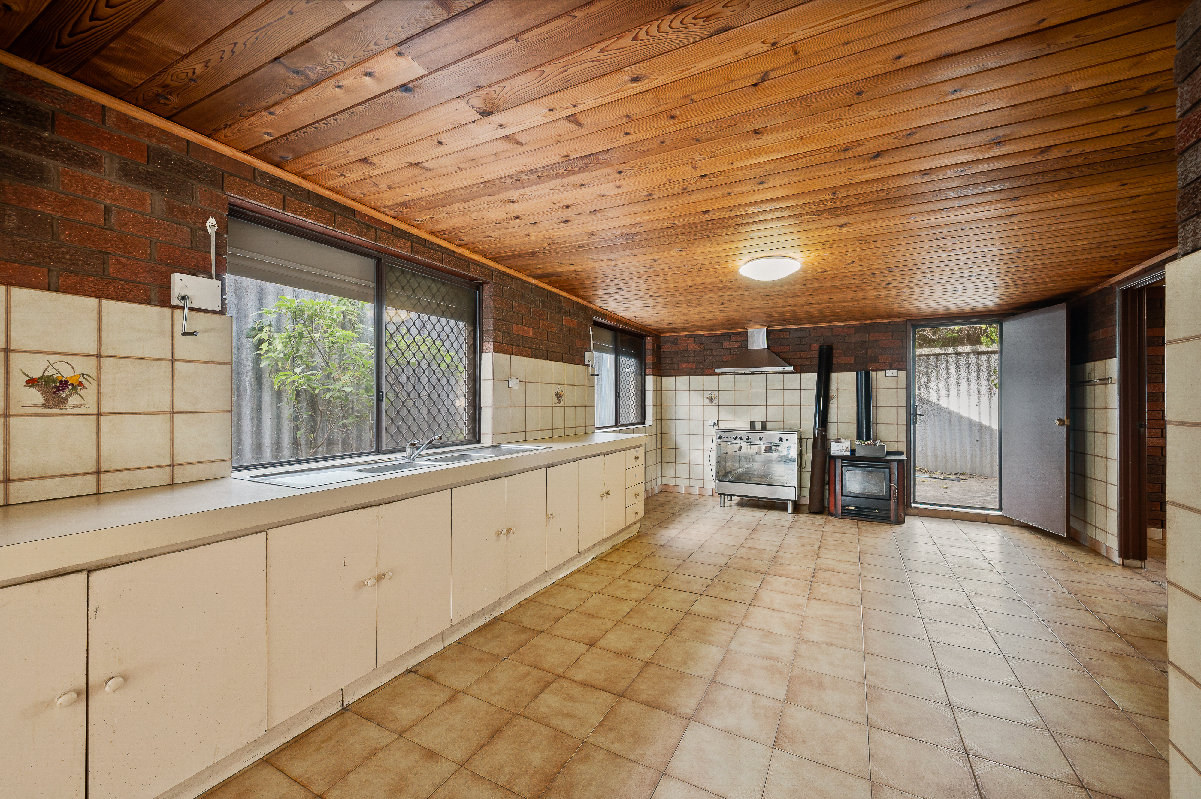 187 Spearwood Avenue, Spearwood, WA 6163 - Image 10