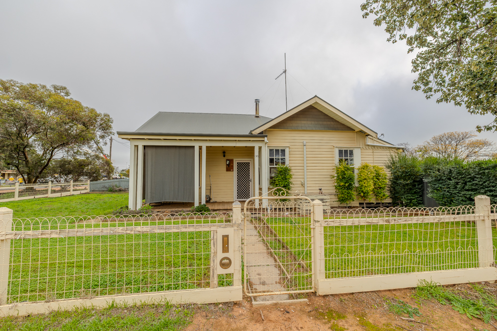 30 EMMETT STREET, Ouyen VIC 3490 - Image 2