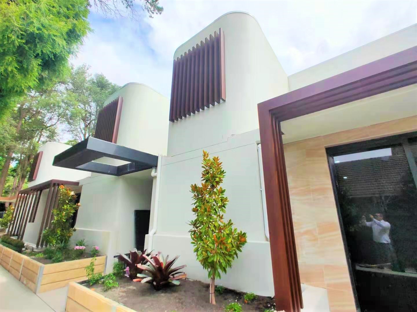 3-bedroom unit at 122 Junction Road, Wahroonga, NSW 2076, Ku-Ring-Gai, New South Wales