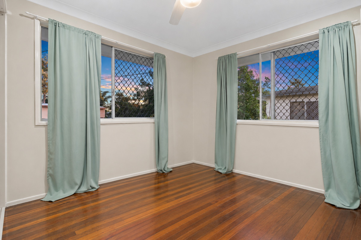 12 MAPLE STREET, Kingston QLD 4114 - Image 8