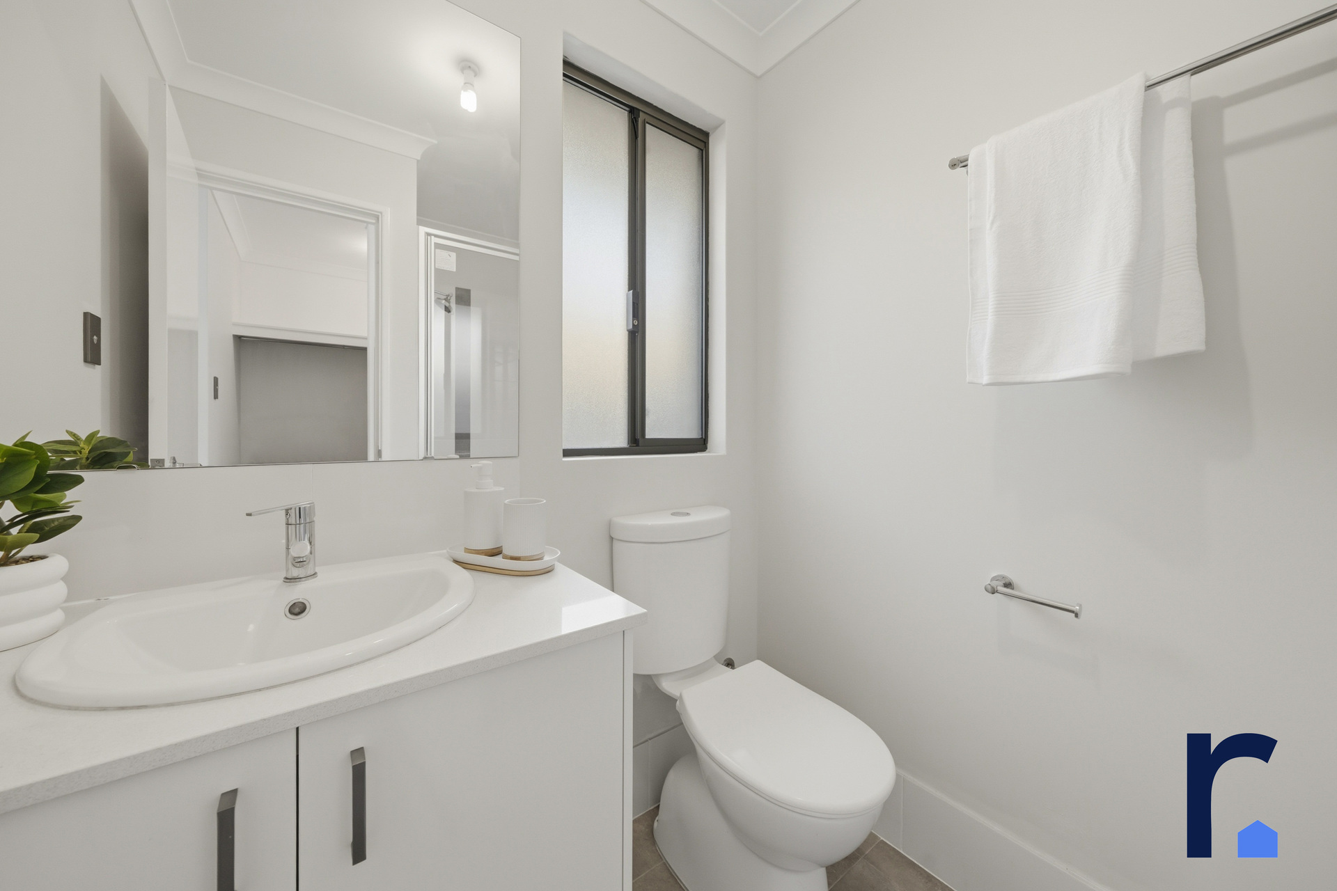28 VIDALIA DRIVE, Aveley WA 6069 - Image 8