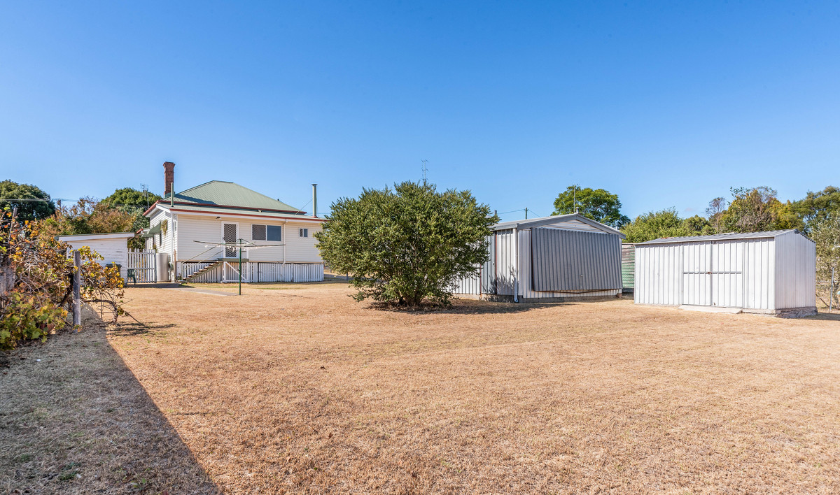 4-bedroom house at 9 Wallace Street, Warwick, QLD 4370, Southern Downs, Queensland