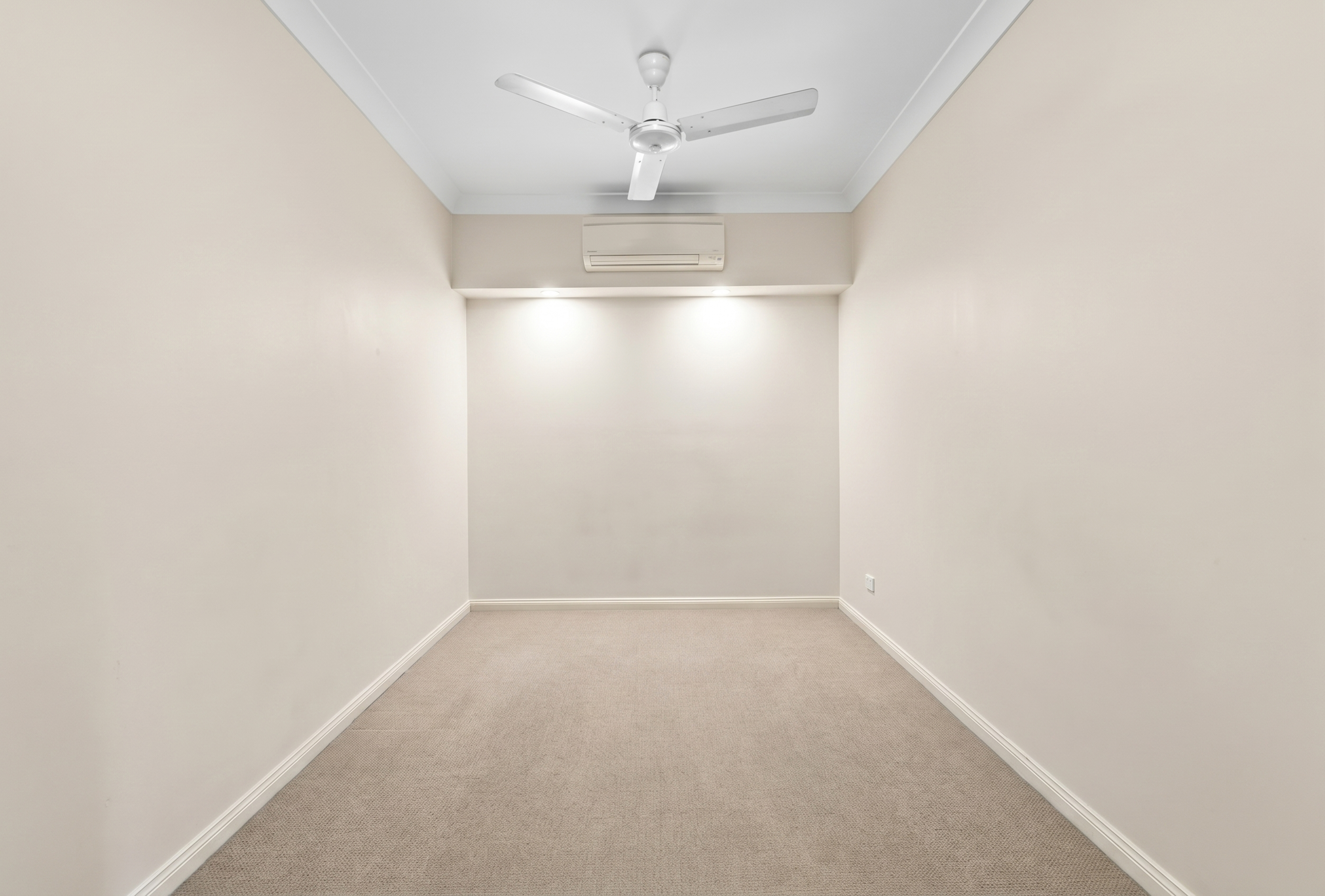 1106/37-41 Mann Street, Westcourt, QLD 4870 - Image 7