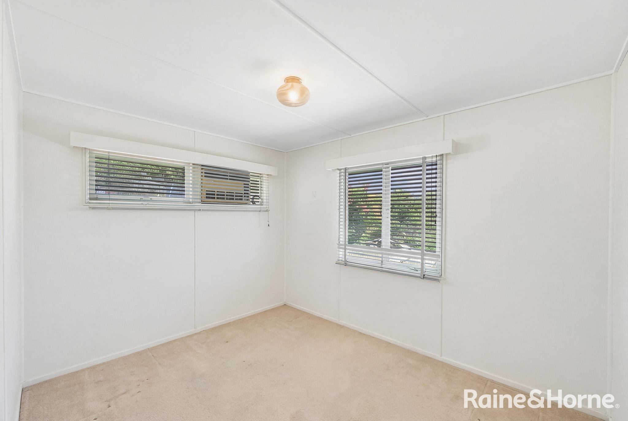 27 HUNTER STREET, West Gladstone QLD 4680 - Image 7