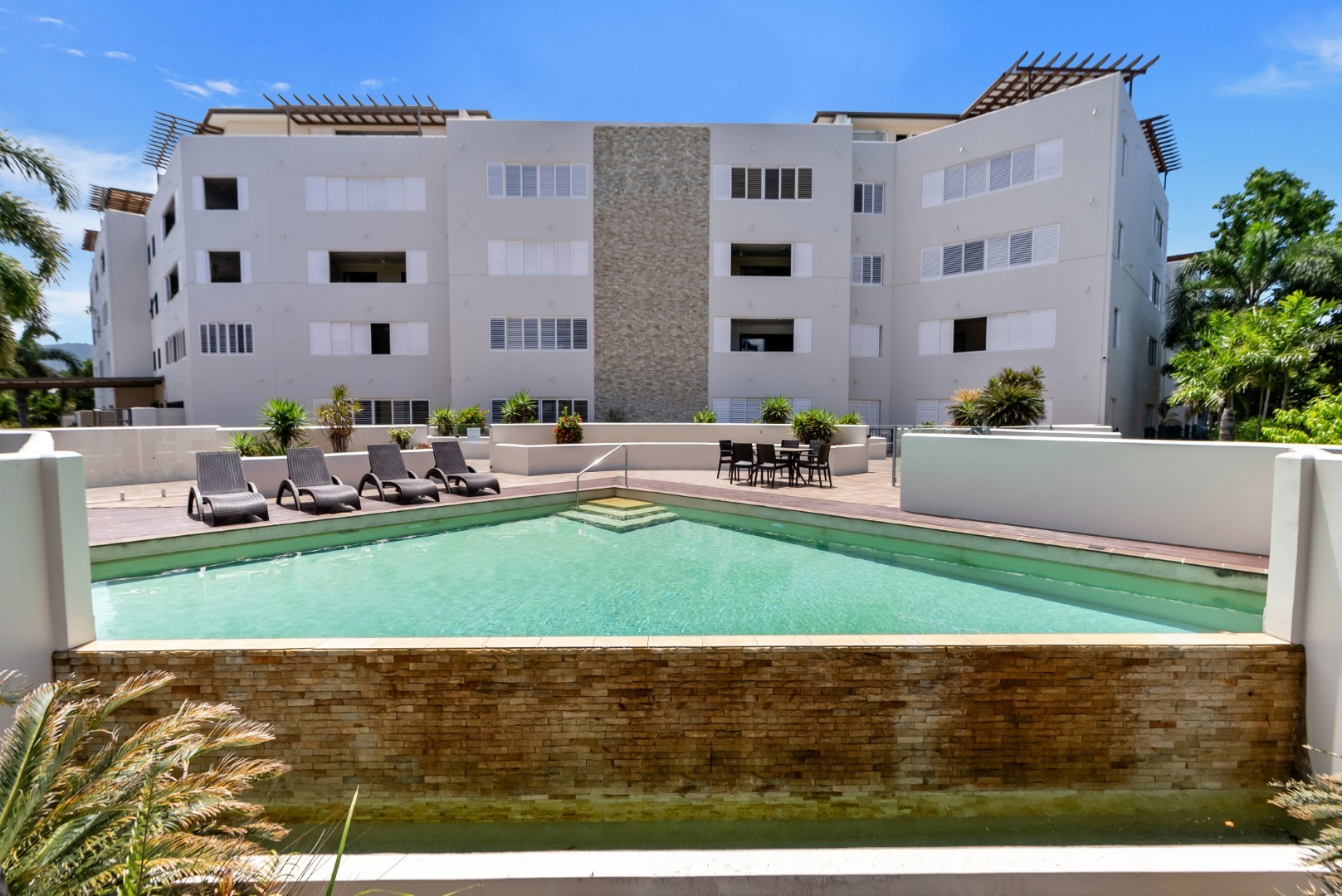 316/331-335 Lake Street, Cairns North, Qld, 4870 - Image 2