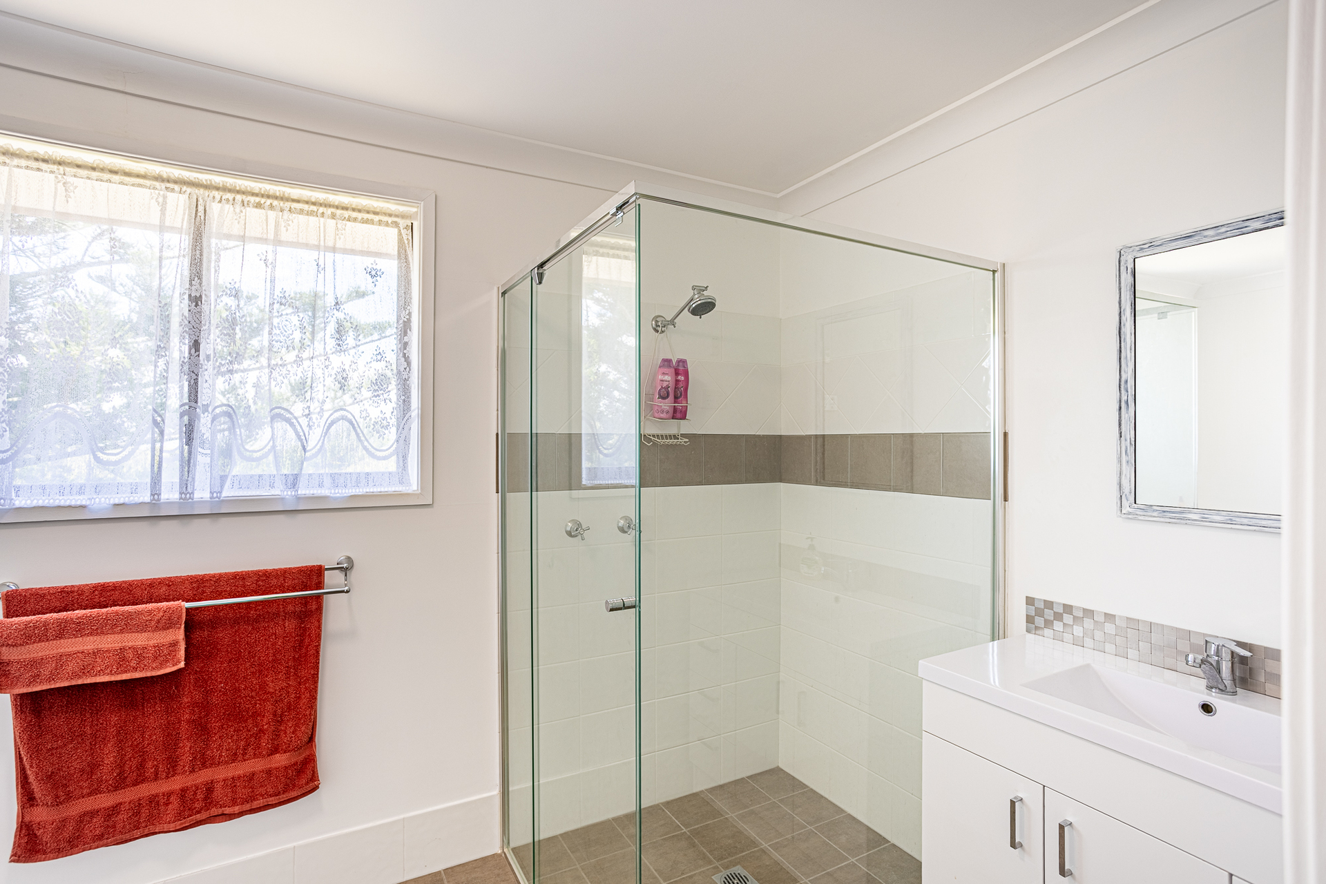 6-bedroom house at 16 Franklin Street, Karuah, NSW 2324, Mid-Coast, New South Wales