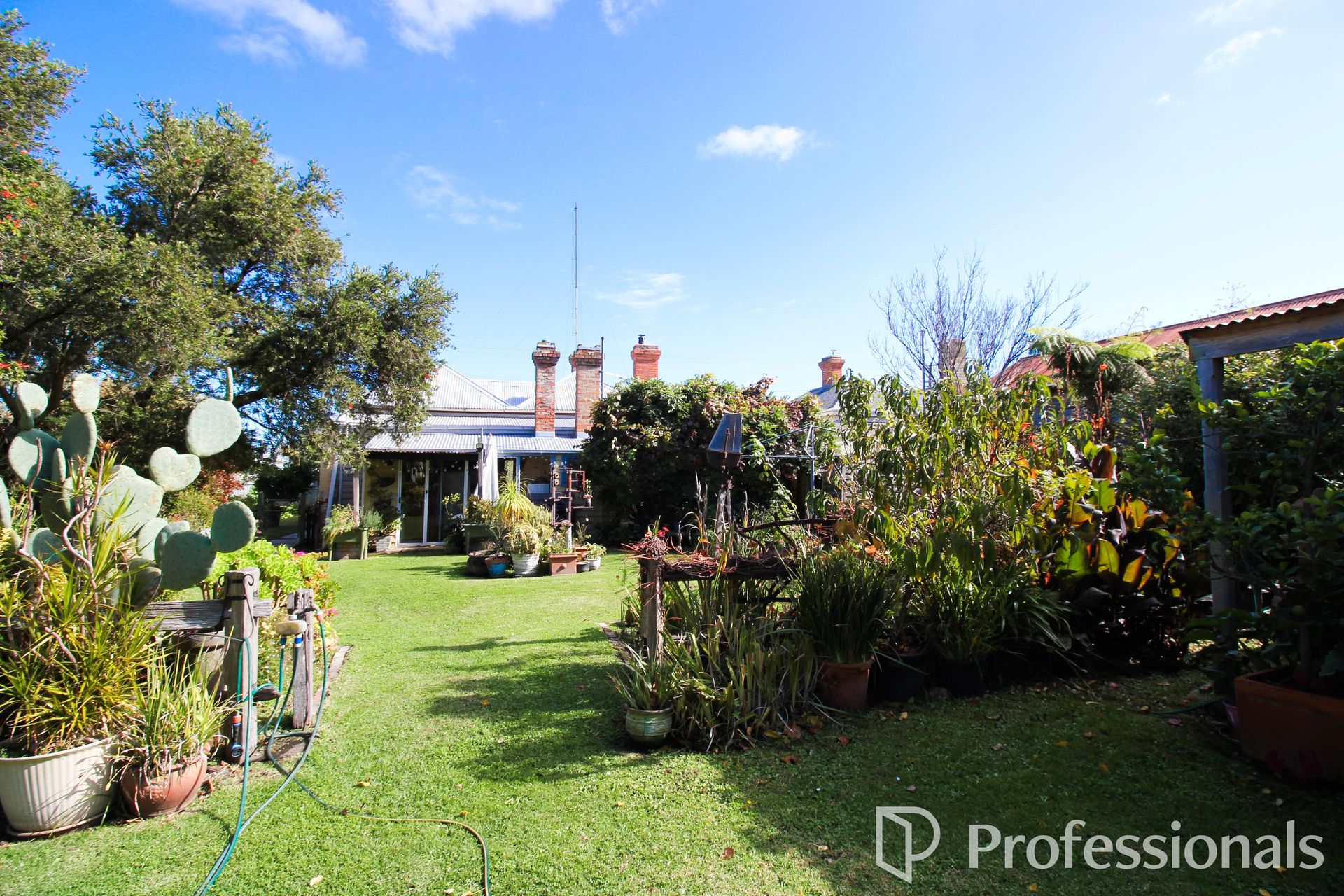 129 Commercial Road, Yarram, VIC 3971 - Image 1