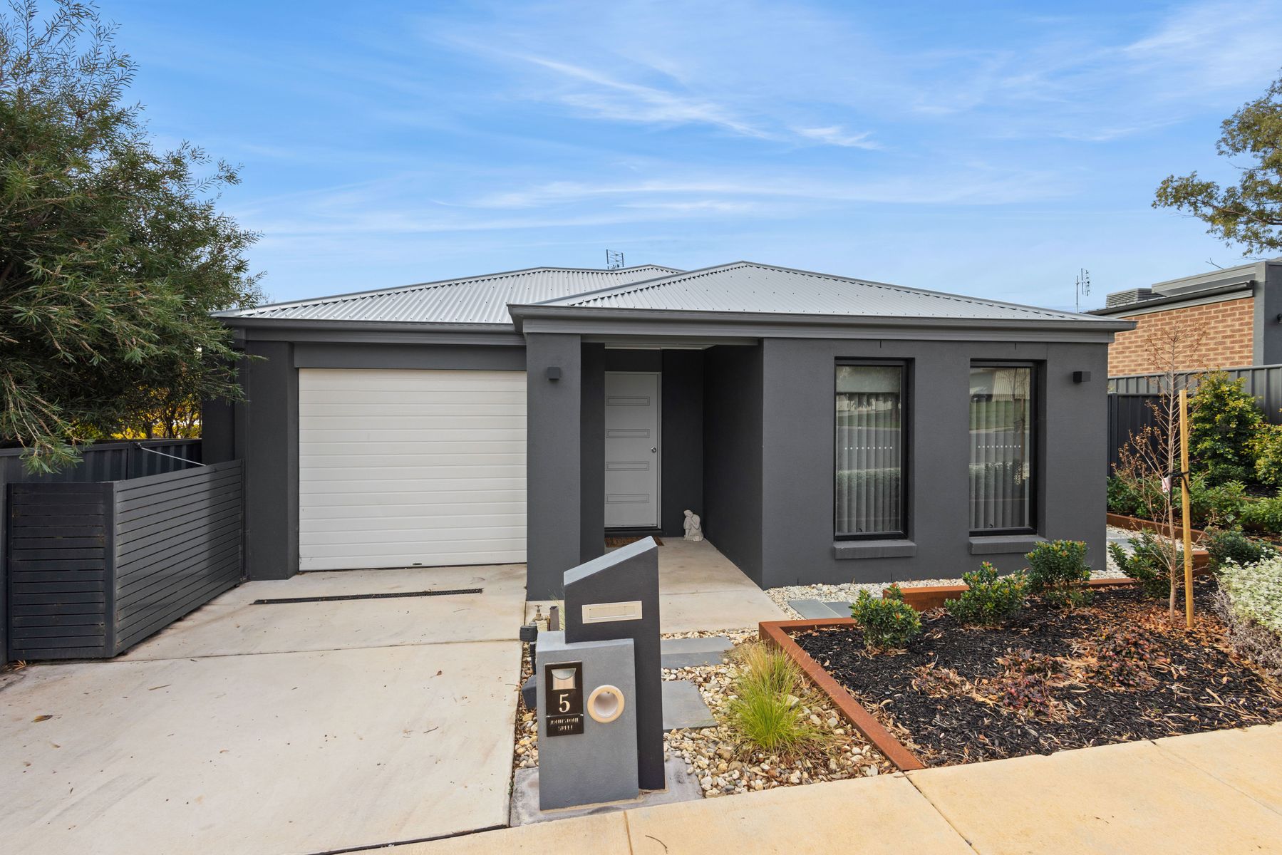 5 Johnstone Street, East Bendigo, Vic, 3550 - Image 1