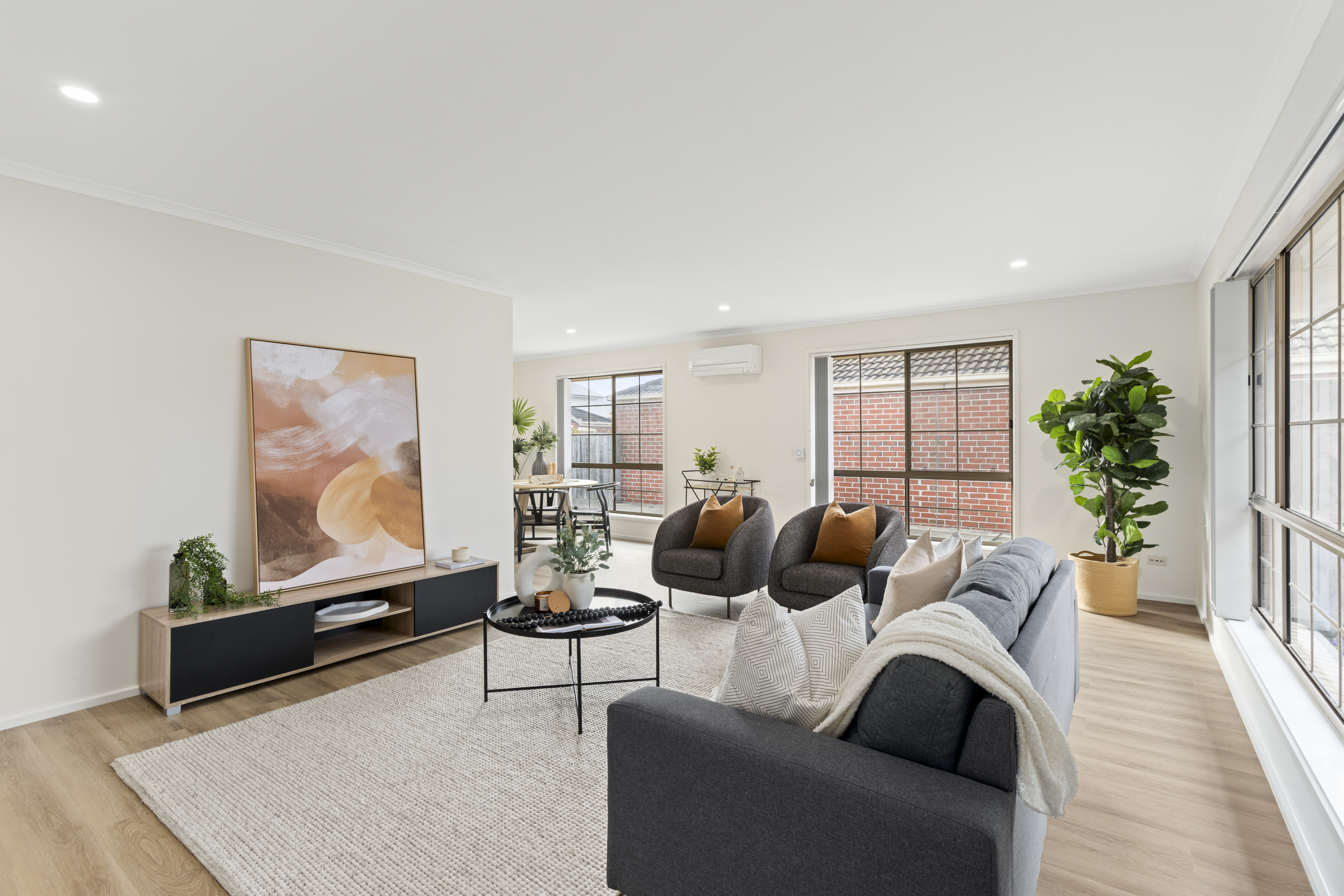3-bedroom unit at 1 320 ABERDEEN STREET, MANIFOLD HEIGHTS VIC 3218, Greater Geelong, Victoria