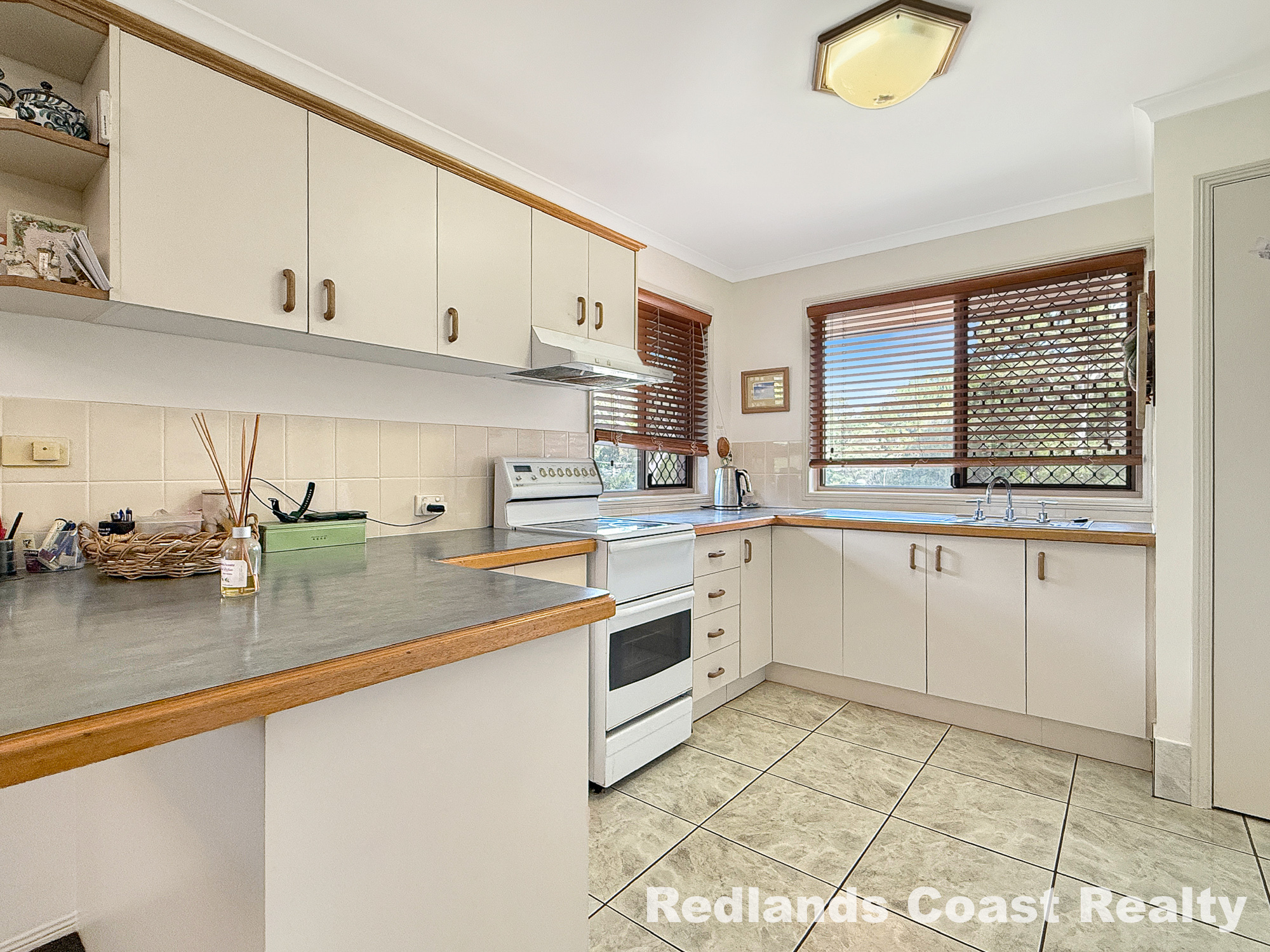 24 Wyena Avenue, Lamb Island, QLD 4184 - Image 7