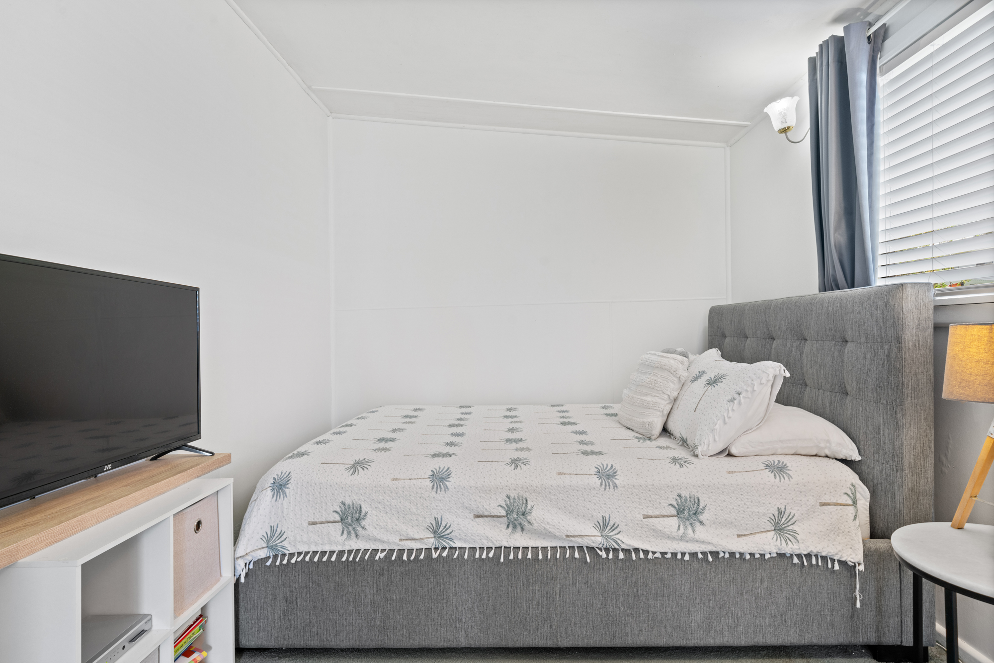 7 BLACK SWAN STREET, Berkeley Vale NSW 2261 - Image 3