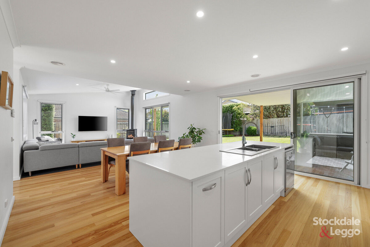 1 Bradley Court, Cowes, VIC 3922 - Image 8