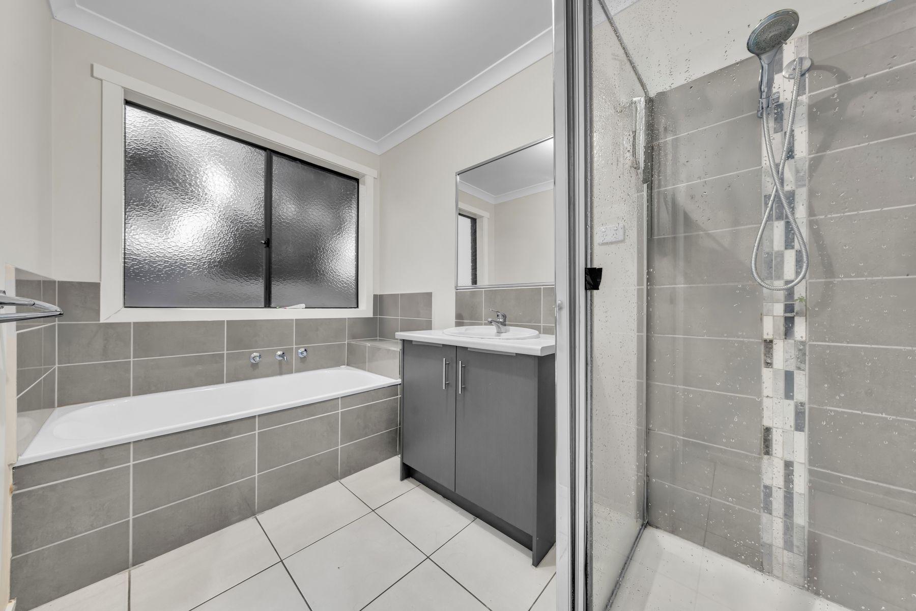 38 Parklink Drive, Cranbourne East, VIC 3977 - Image 5