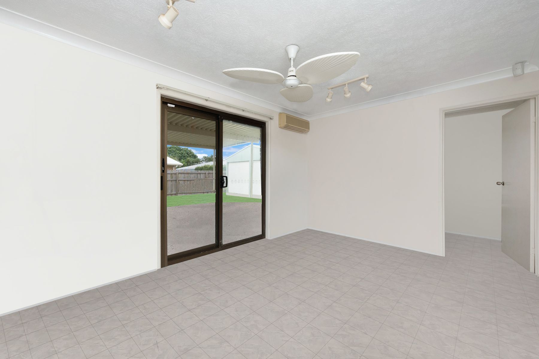 10 MONTILLA STREET, Heatley QLD 4814 - Image 10