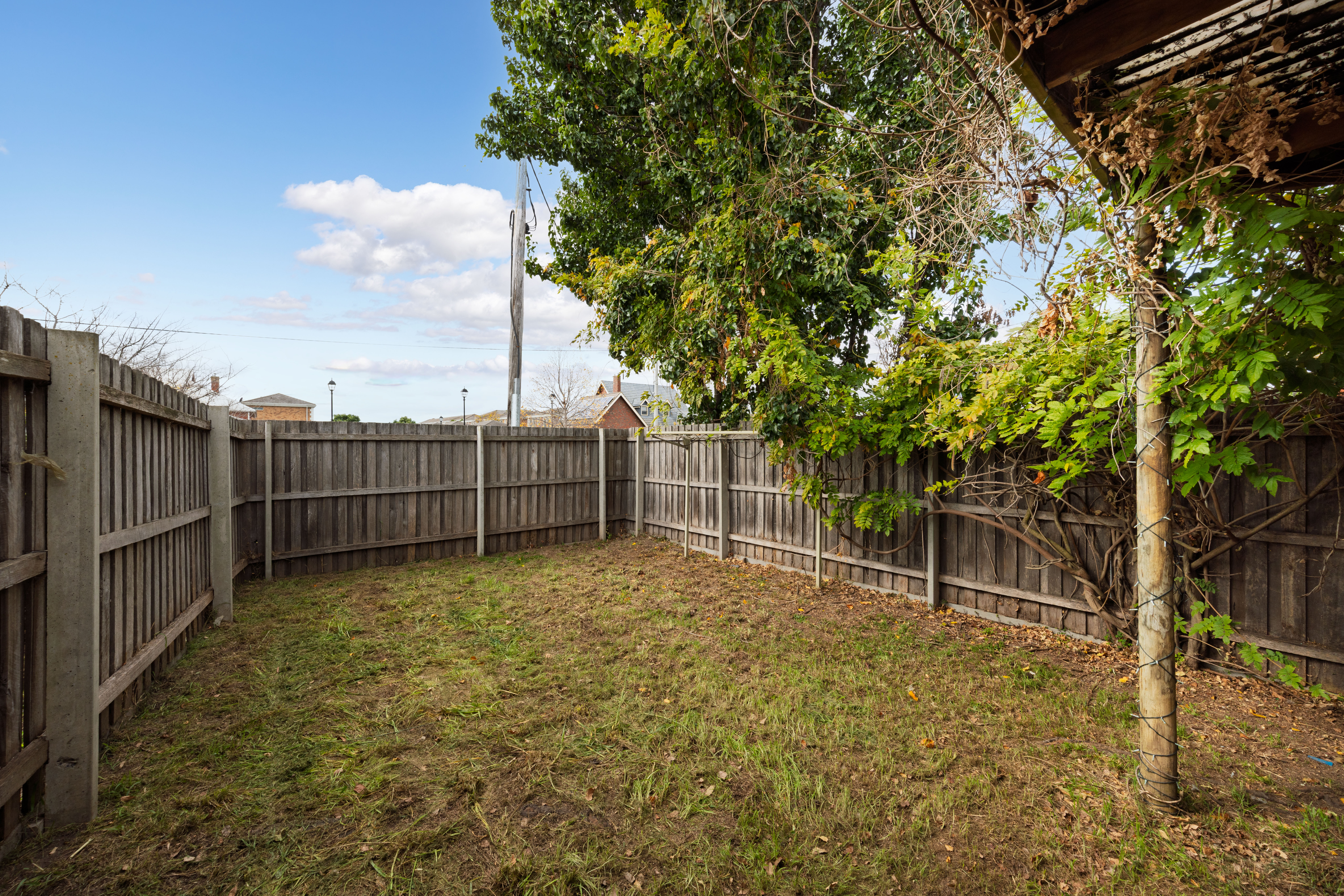 1-bedroom unit at 16 495 RAYMOND STREET, SALE VIC 3850, Wellington, Victoria