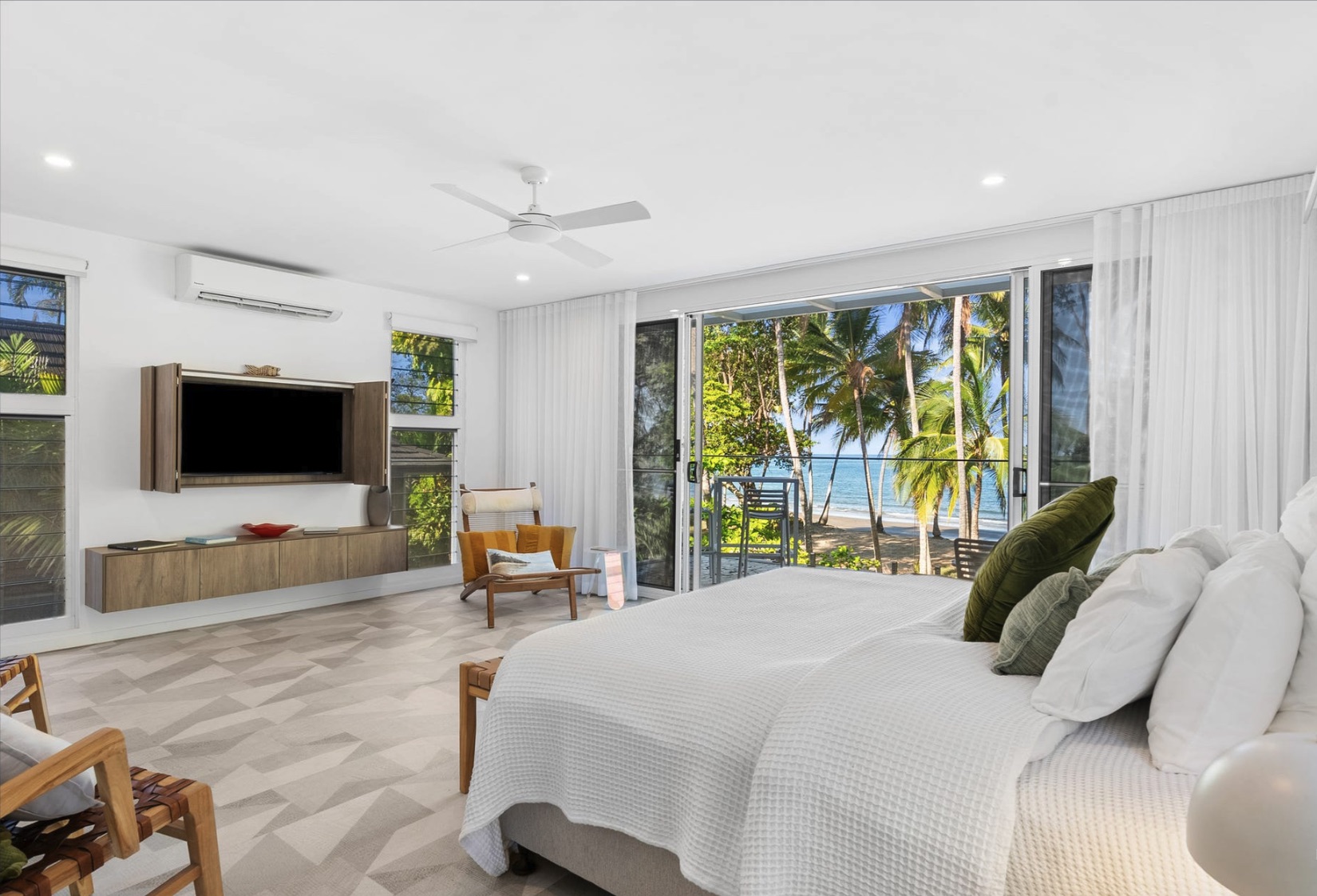 4-bedroom house at 27 Oak Street, Oak Beach, QLD 4877, Douglas, Queensland