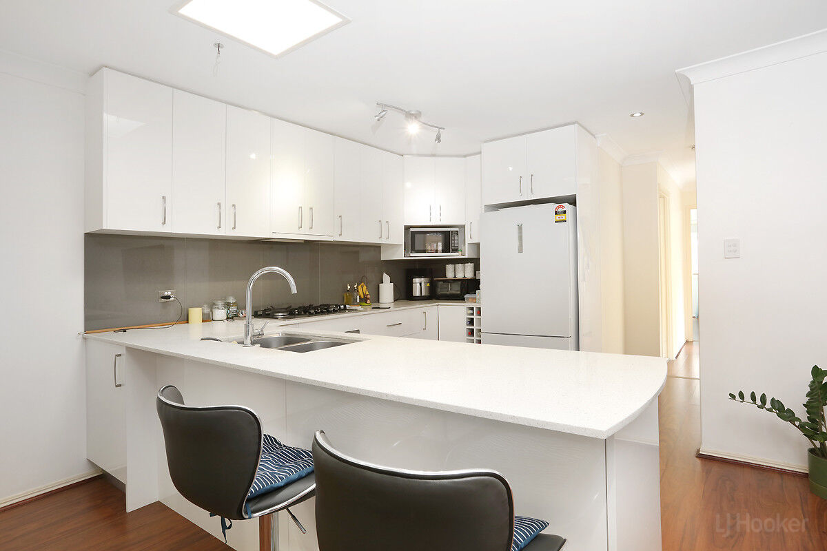 3-bedroom unit at 2 25 SANCTUARY COURT, COOMBABAH QLD 4216, Gold Coast, Queensland