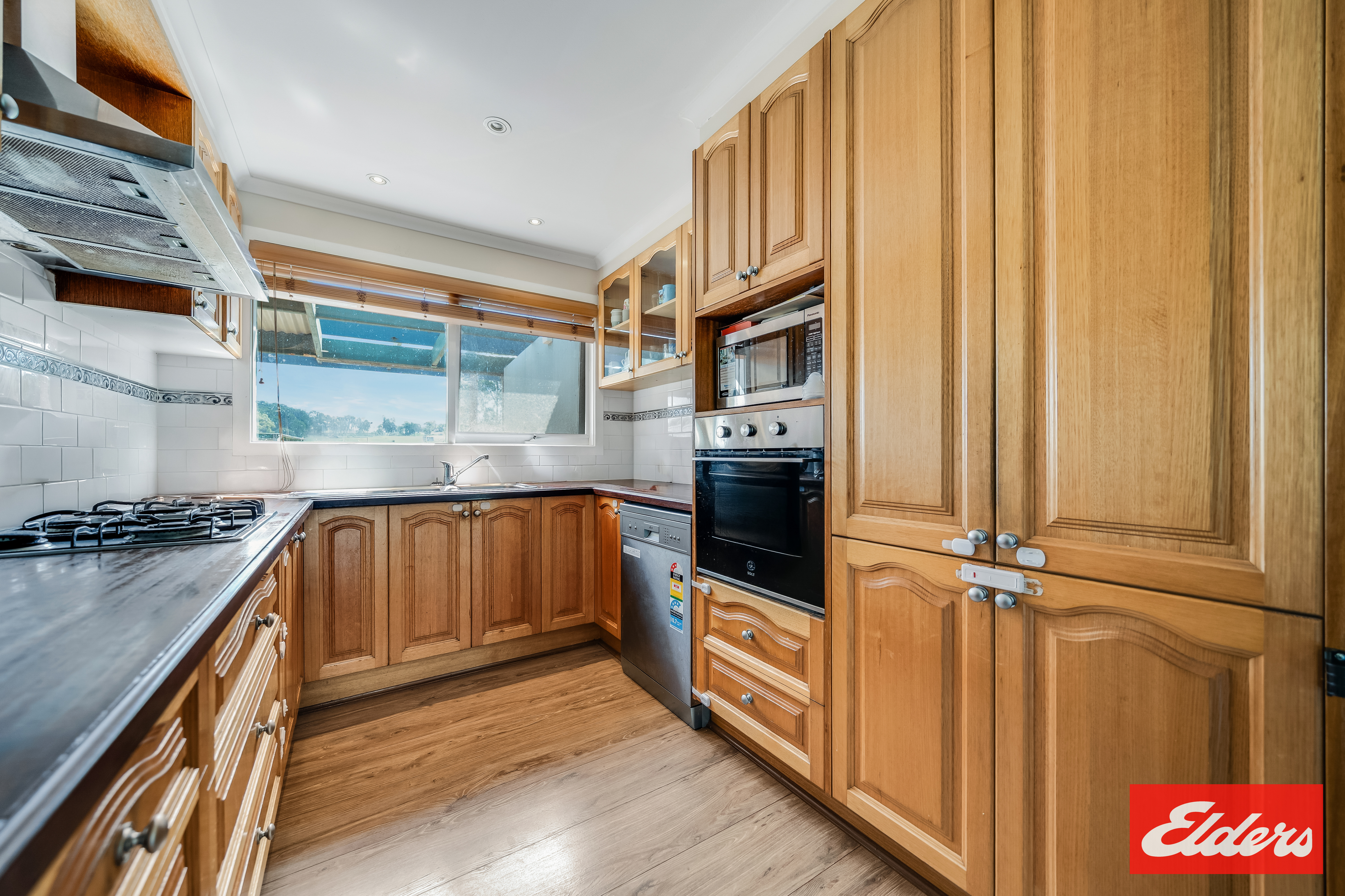 42 RAILWAY AVENUE, Bunyip VIC 3815 - Image 4