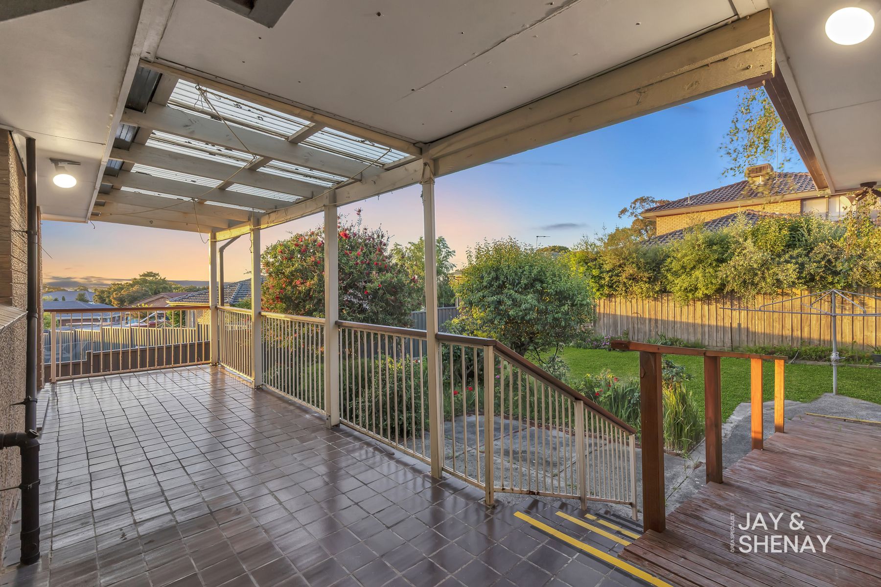 32 Zachary Hicks Crescent, Endeavour Hills, VIC 3802 - Image 5
