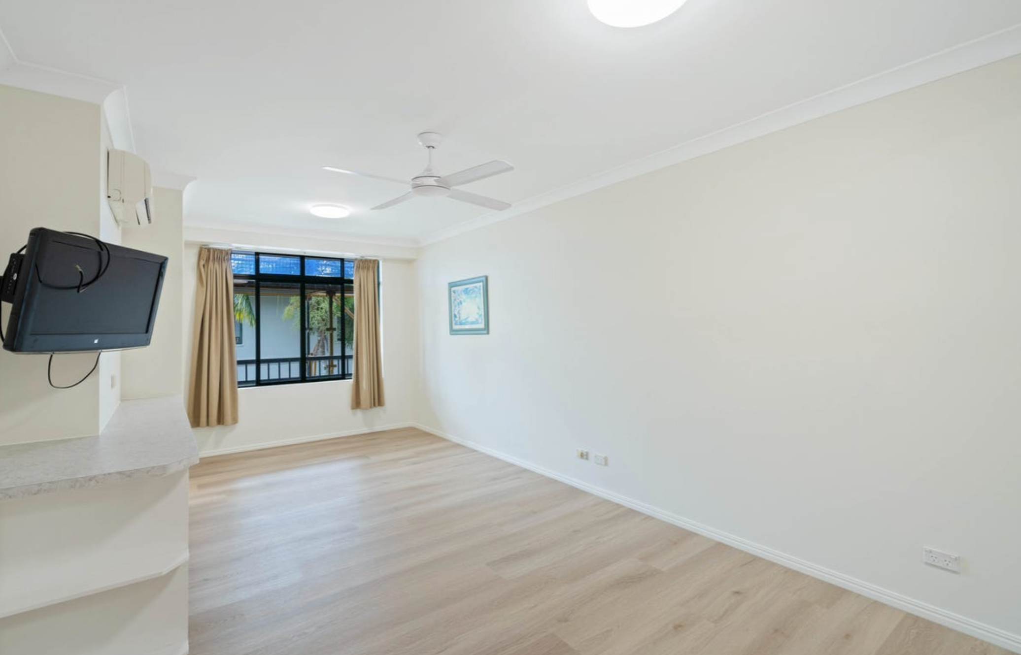 20 186-188 MCLEOD STREET, CAIRNS NORTH QLD 4870 - Image 2