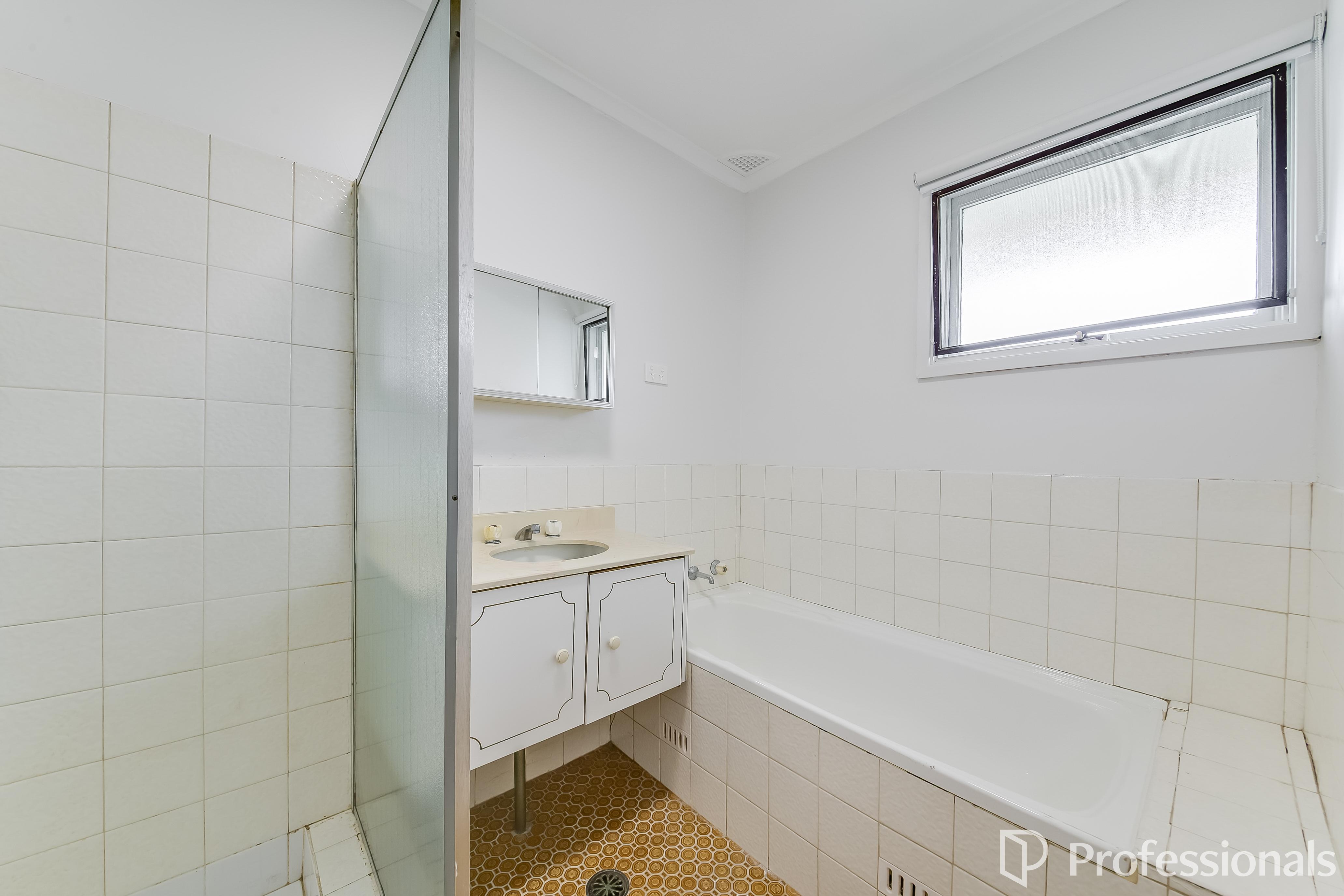 4/62-64 Macquarie Road, Ingleburn, NSW 2565 - Image 2