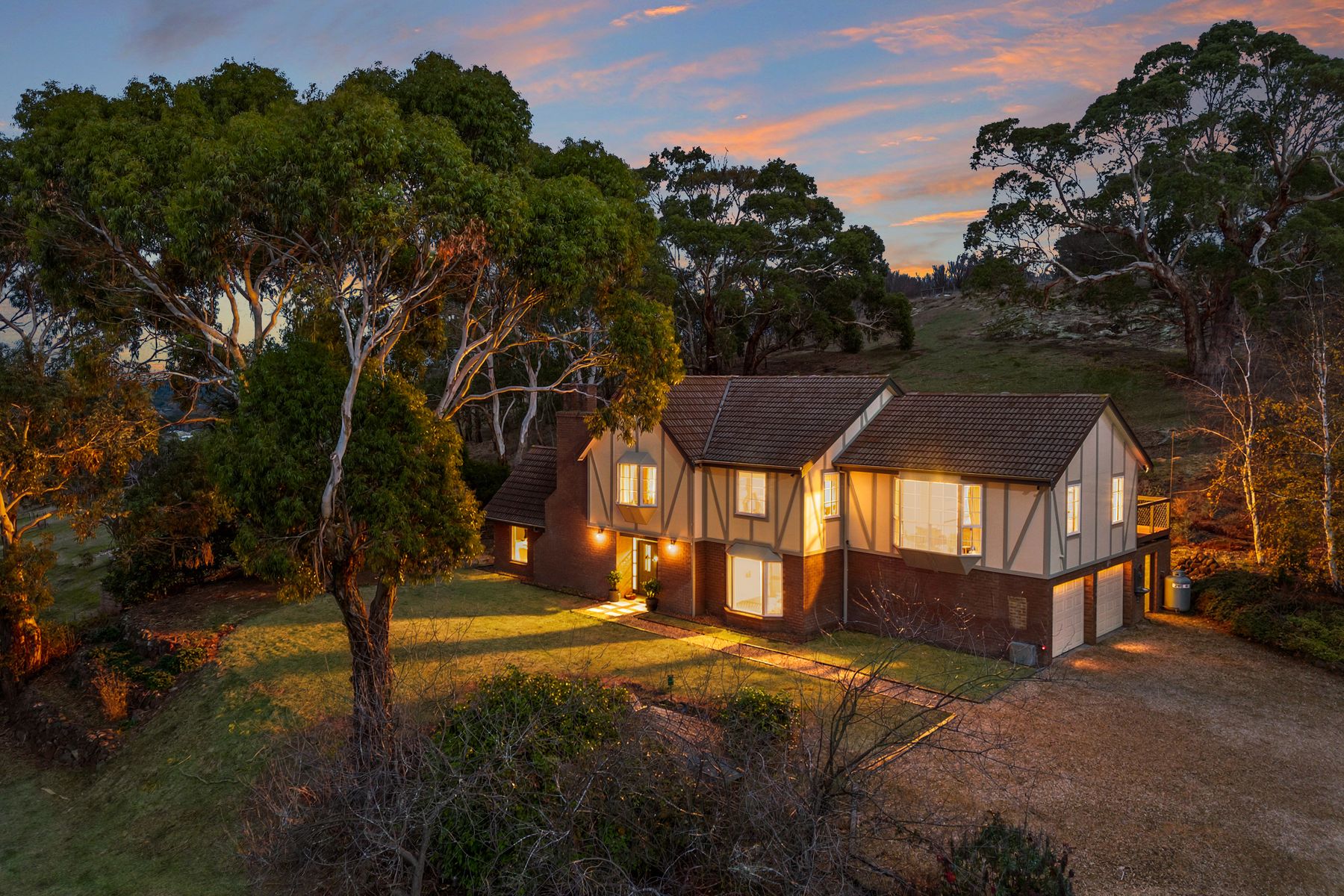 UNIT 1 24 MAGNET LANE, New Gisborne VIC 3438 - Image 1