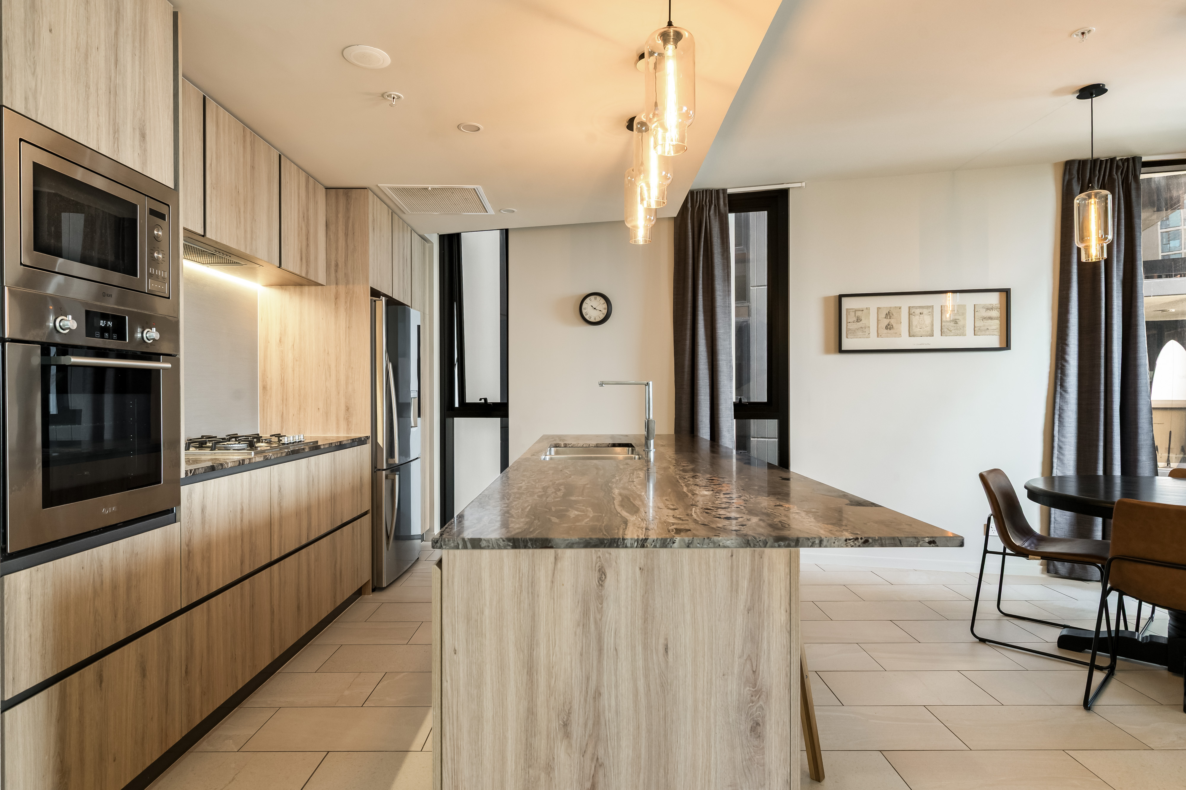 APARTMENT 601 27 COMMERCIAL ROAD, NEWSTEAD QLD 4006 - Image 4