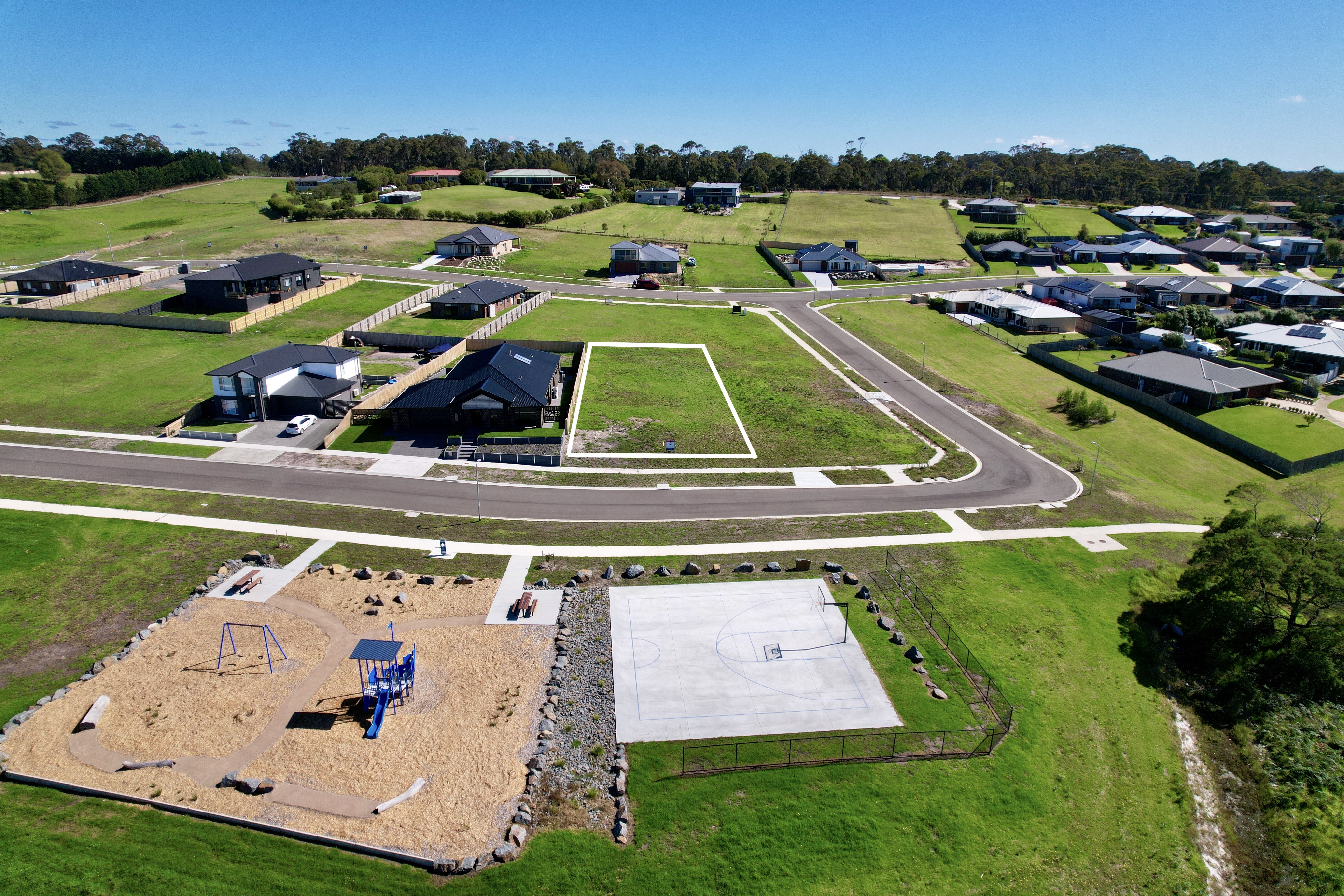 10 Lochard Terrace, Lakes Entrance, Vic, 3909 - Image 4