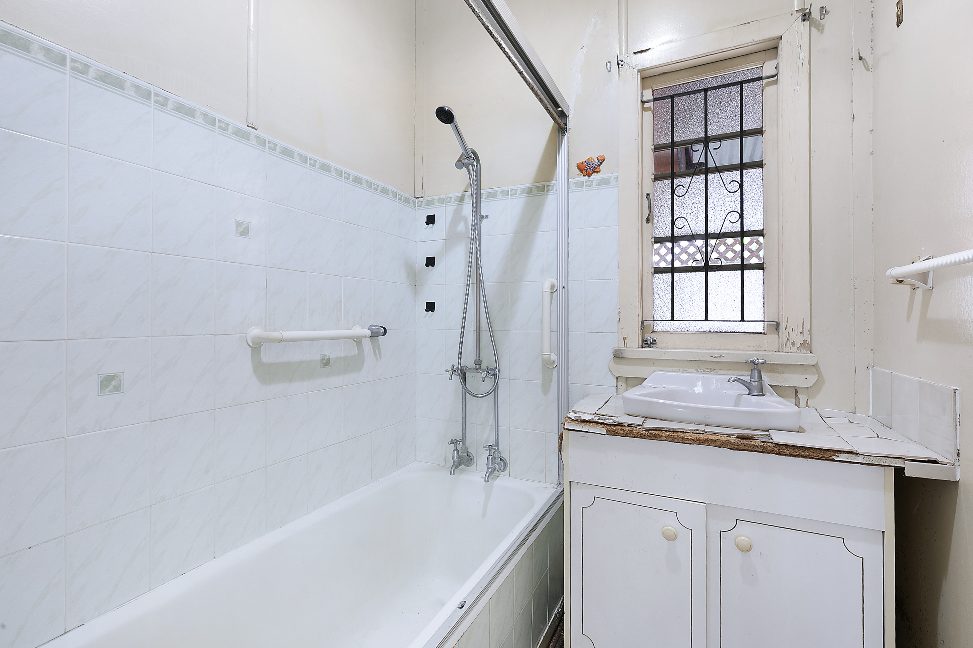 222 Agnew Street, Seven Hills, QLD 4170 - Image 7